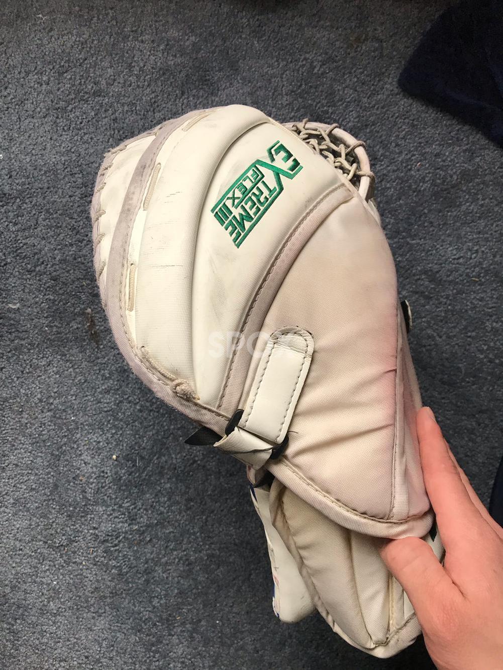 CCM Extreme Flex III Leg Pads + Glove/Blocker (Pro Stock) β Senior 35" | Excellent Condition