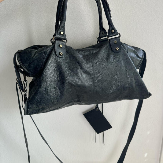 Authentic black balenciaga city bag part time with a...🍒❤️🔥