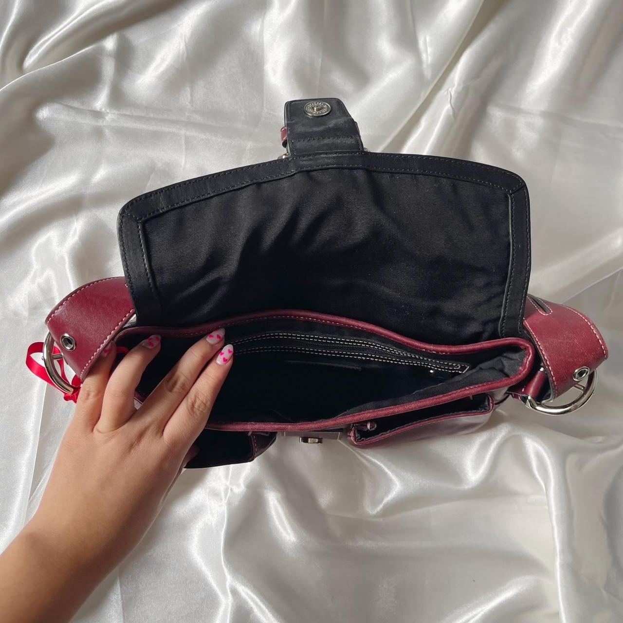 π2005 Coach Black Cherry Pocket Soho π
