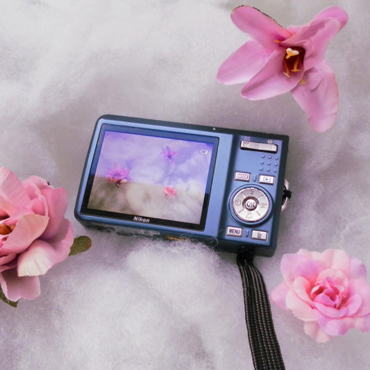 Used Blue Nikon Coolpix S550 Digital Camera
