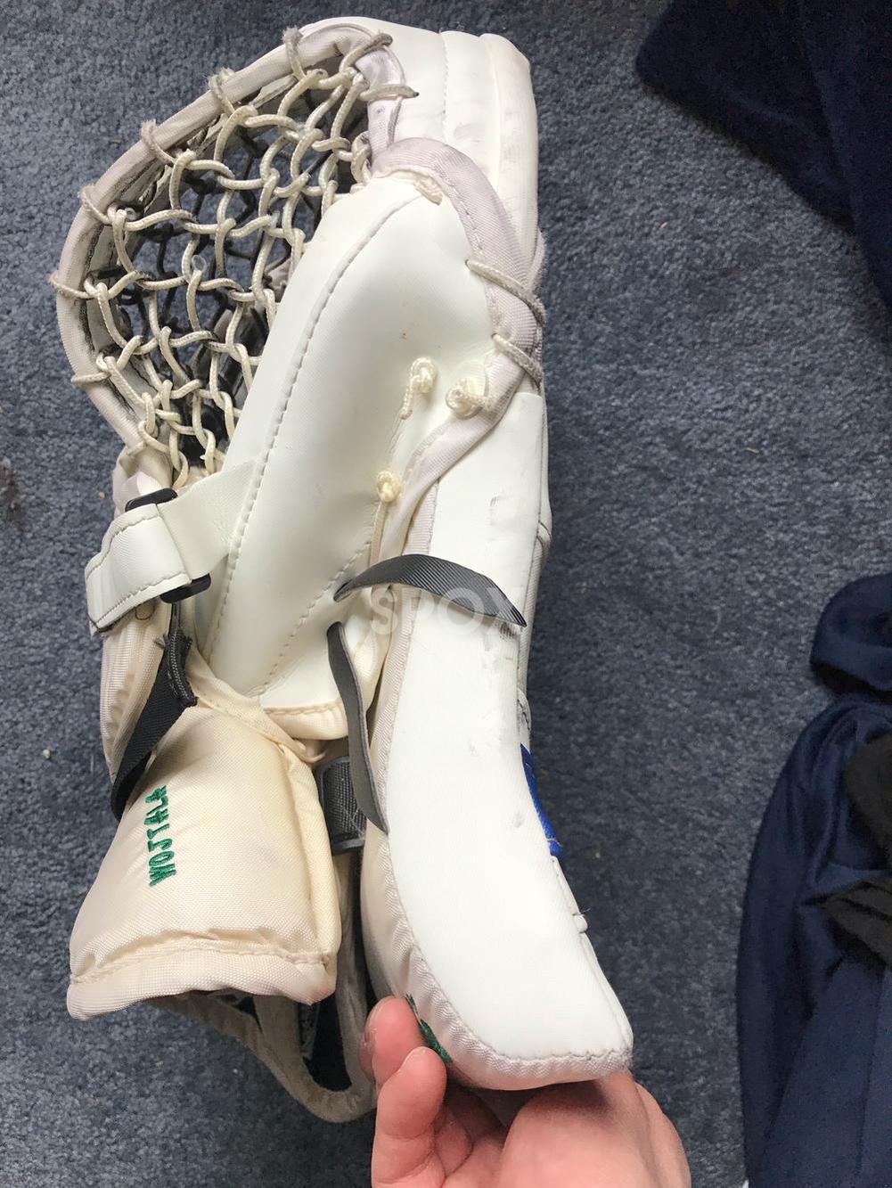 CCM Extreme Flex III Leg Pads + Glove/Blocker (Pro Stock) – Senior 35" | Excellent Condition