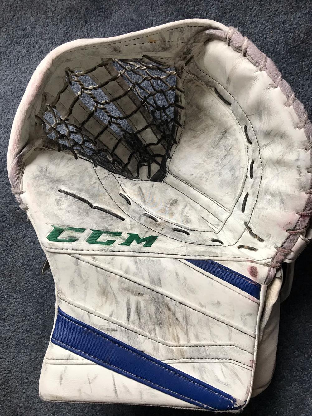 CCM Extreme Flex III Leg Pads + Glove/Blocker (Pro Stock) – Senior 35" | Excellent Condition