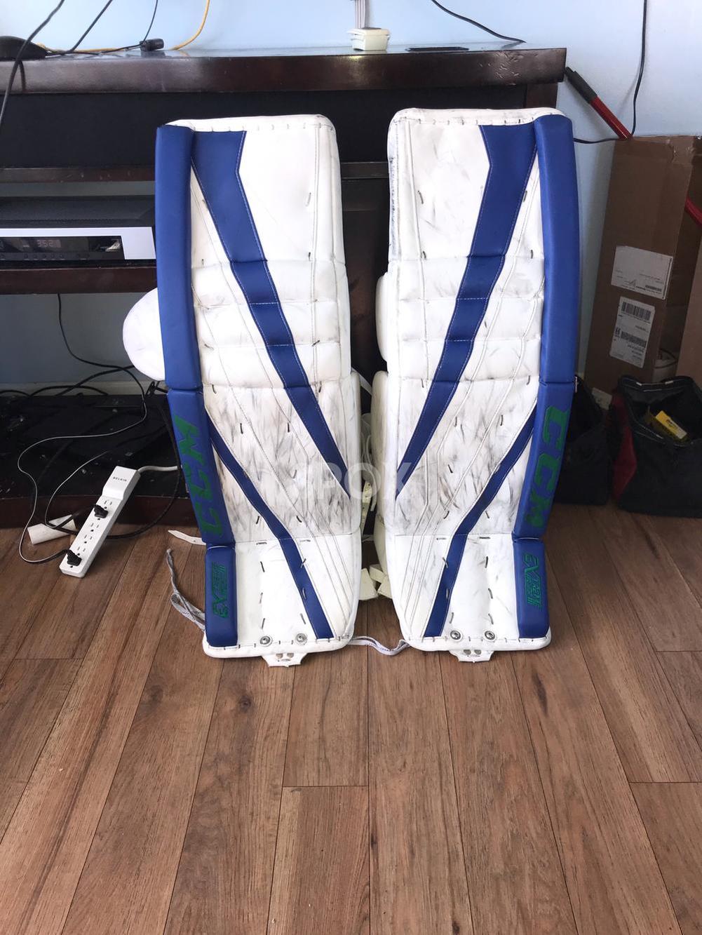 CCM Extreme Flex III Leg Pads + Glove/Blocker (Pro Stock) – Senior 35" | Excellent Condition