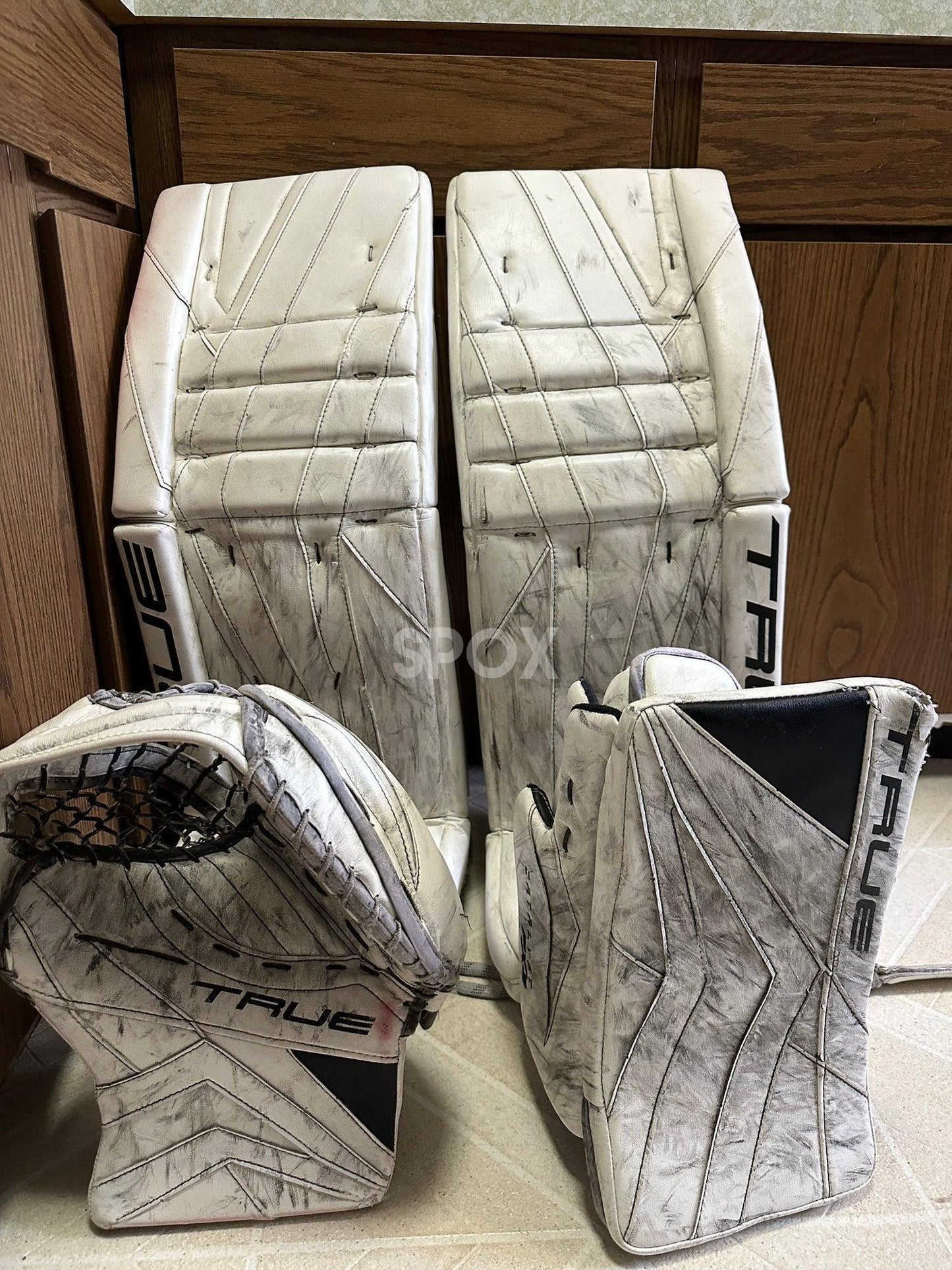 TRUE Pro Stock Catalyst PX3 Goalie Leg Pads (Used) – 34” +2 | Senior | White