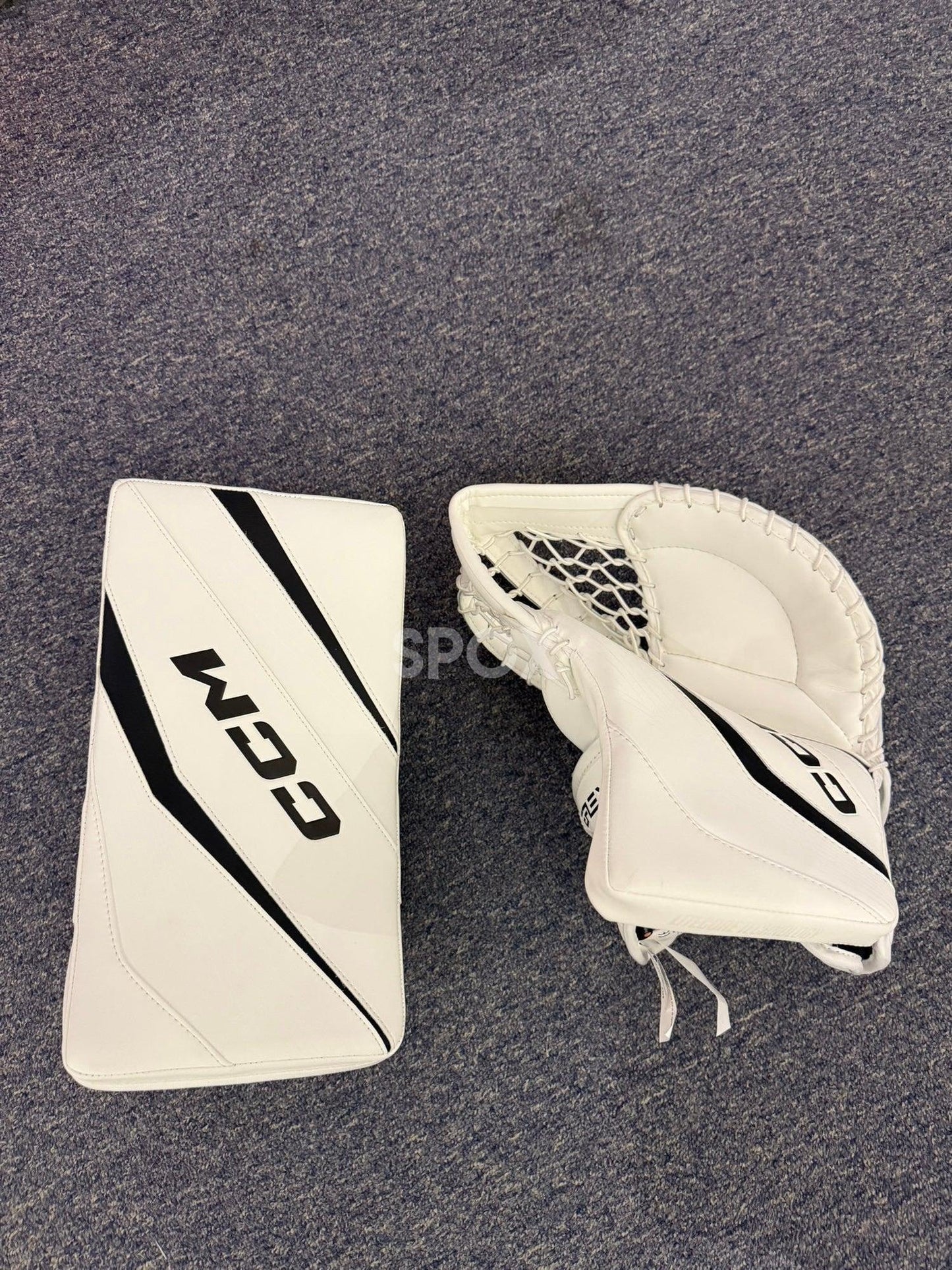 2022 CCM Extreme Flex 6 Goalie Glove & Blocker Set – Brand New!