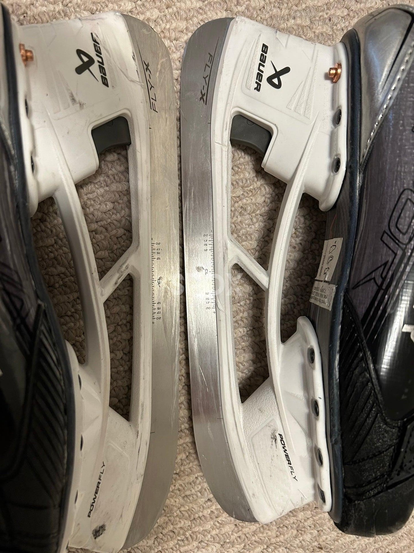 2025 Bauer Vapor X5 Pro Hockey Skates – Size 5 Fit 2 (USED, Excellent Condition)