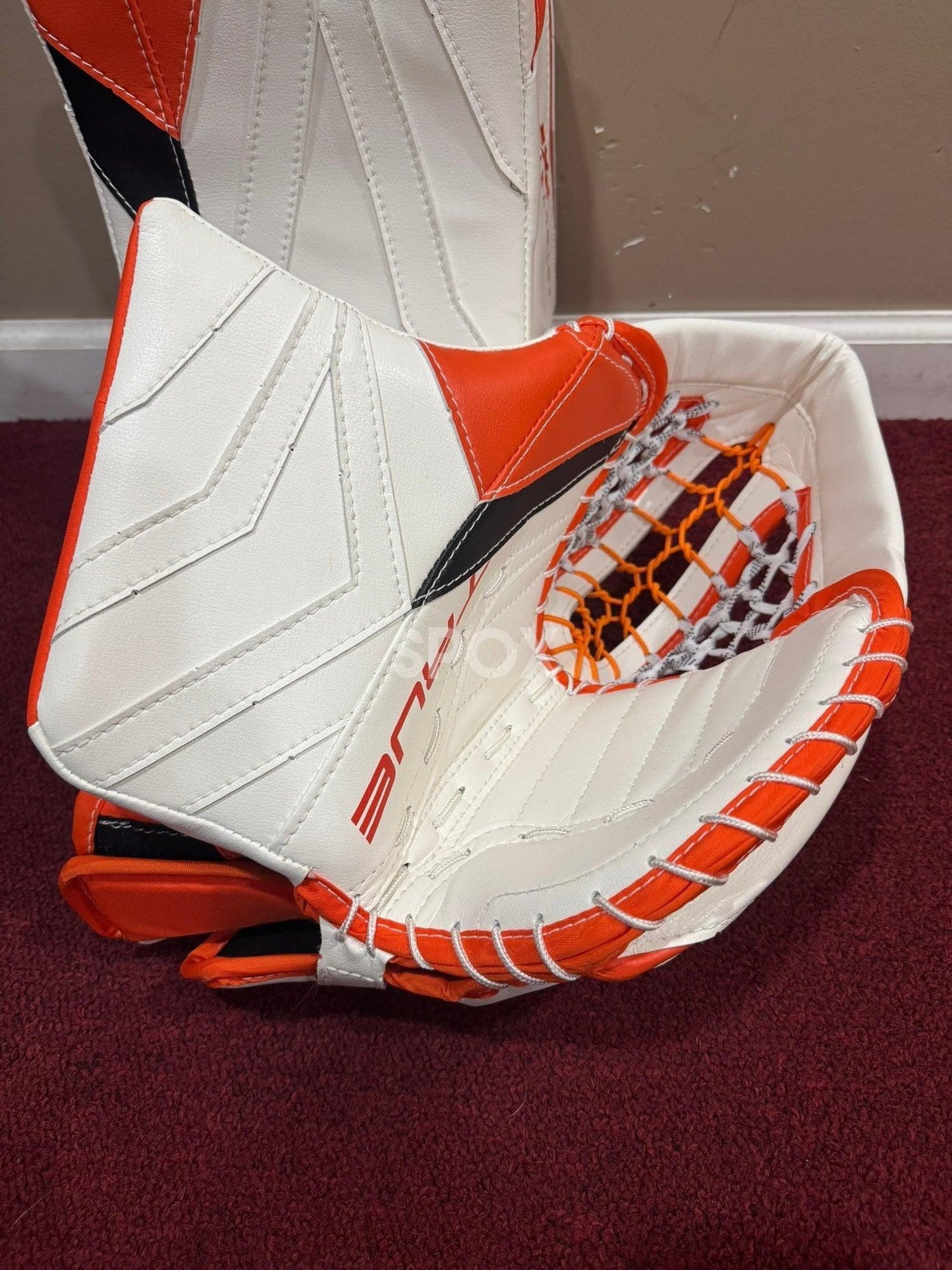 True Catalyst PX5 Pro Stock Glove &amp; Blocker Set – New | Senior White