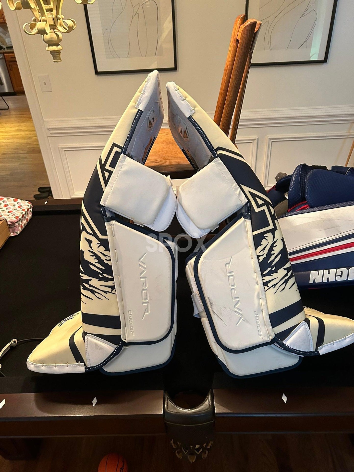 Brand New Bauer Vapor 2X Pro Goalie Leg Pads – Senior Large 35”