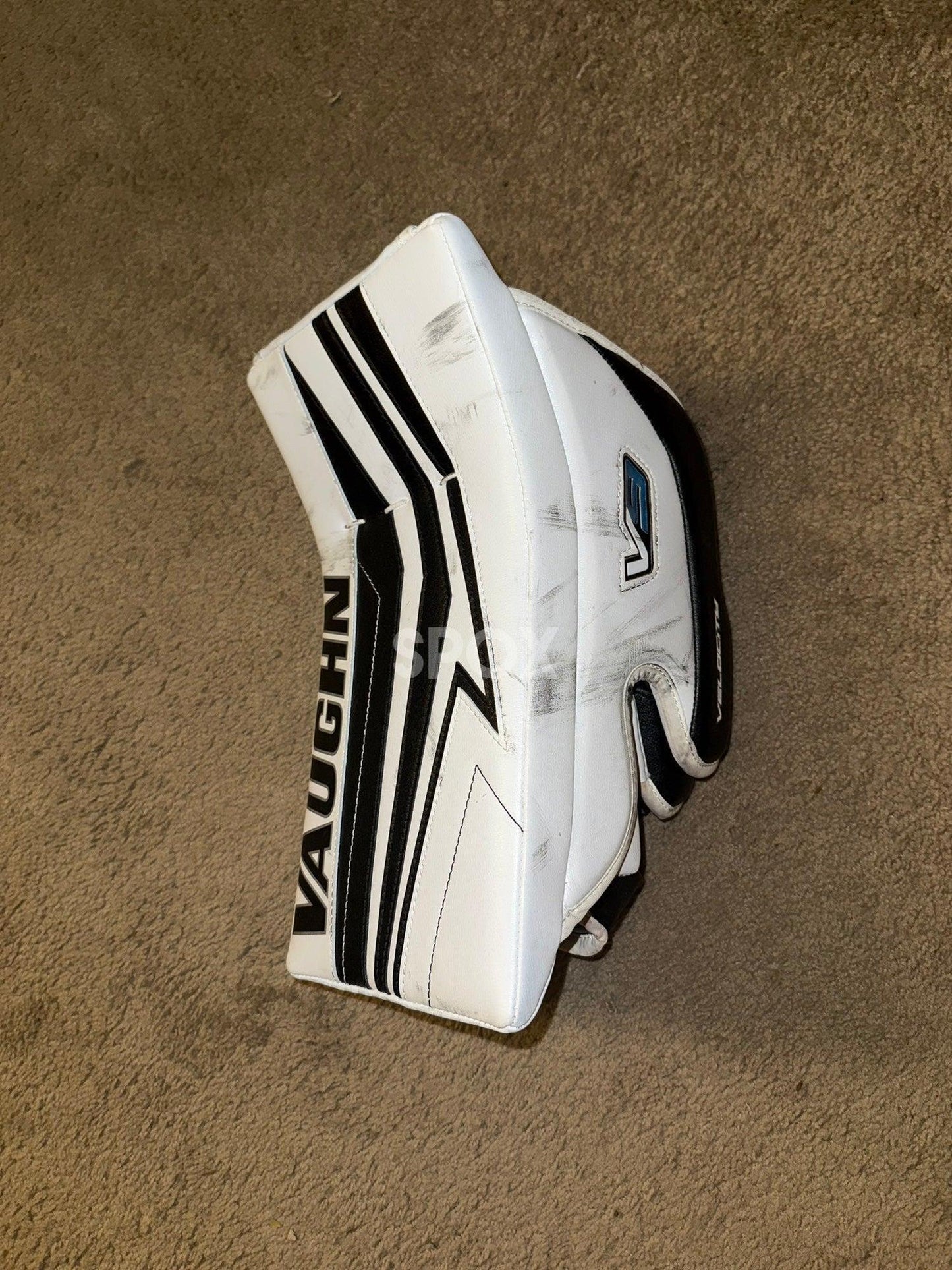 Vaughn V9 Pro Carbon Goalie Full Set – 34+2 | Pro Stock | Game-Ready