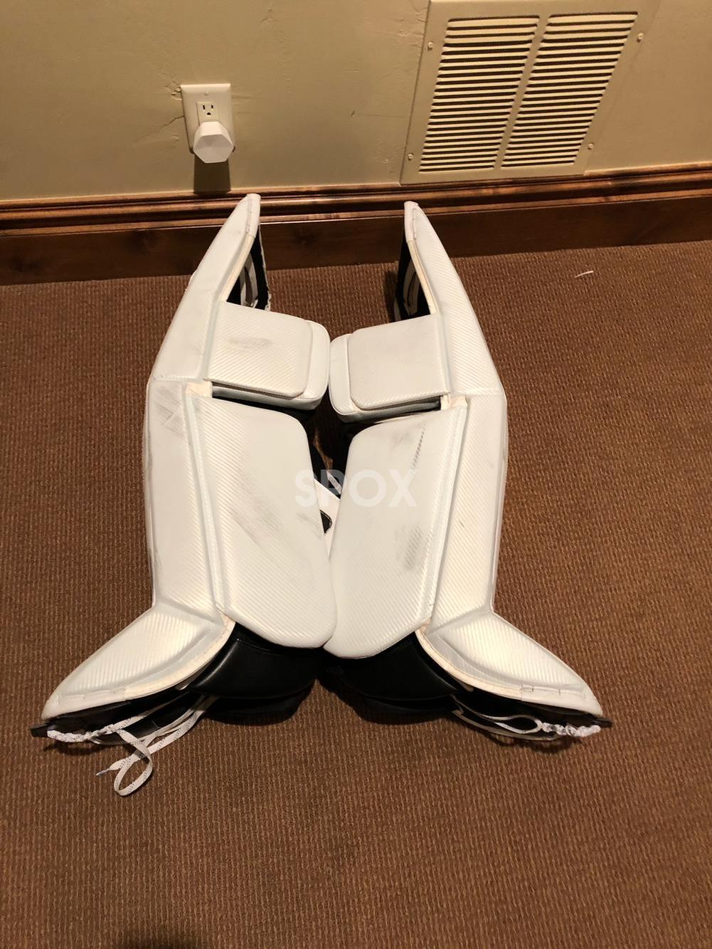 Demo Vaughn SLR Pro Carbon Leg Pads – Senior 34" | Ready for the Crease!