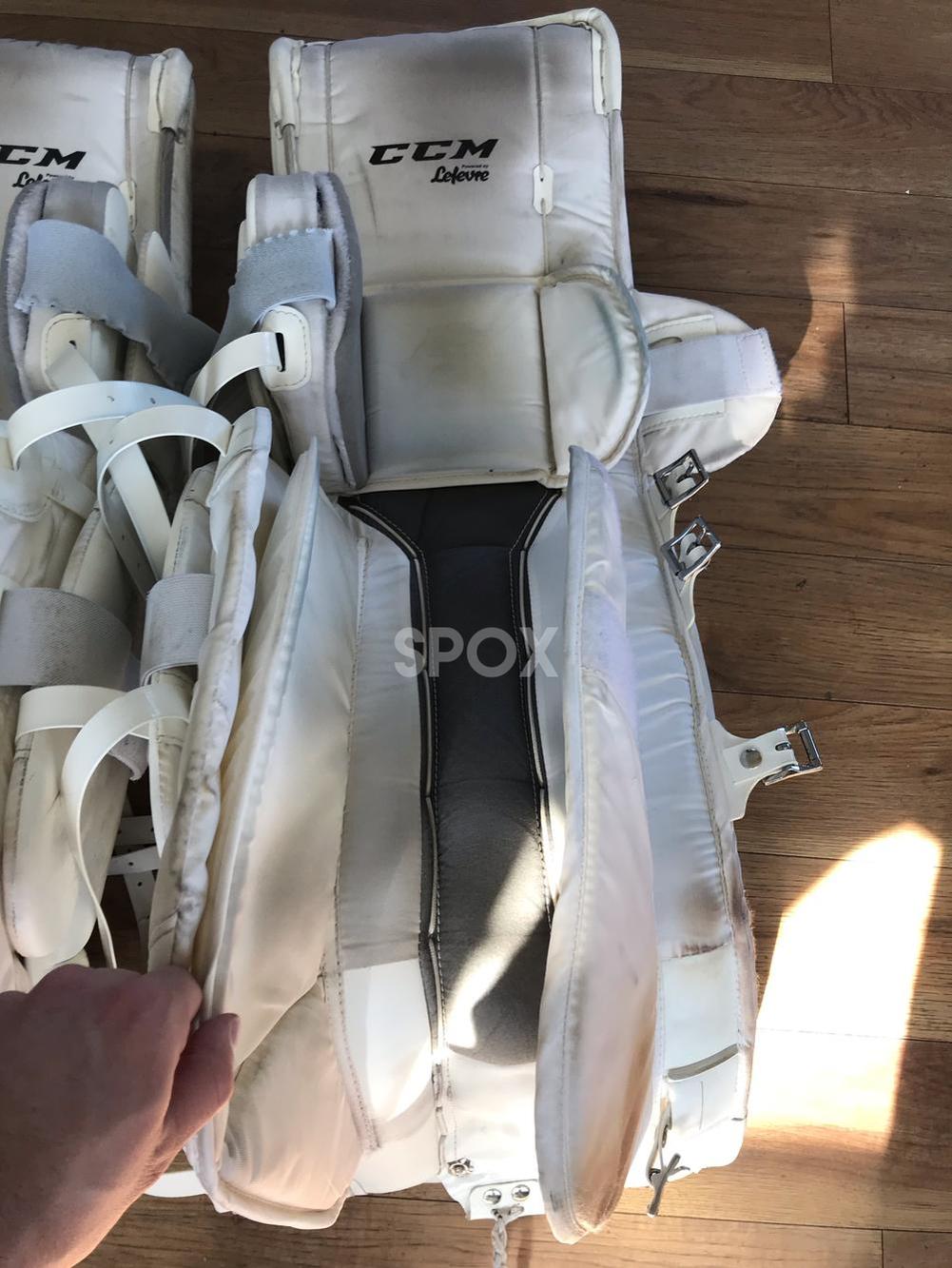 CCM Extreme Flex III Leg Pads + Glove/Blocker (Pro Stock) – Senior 35" | Excellent Condition