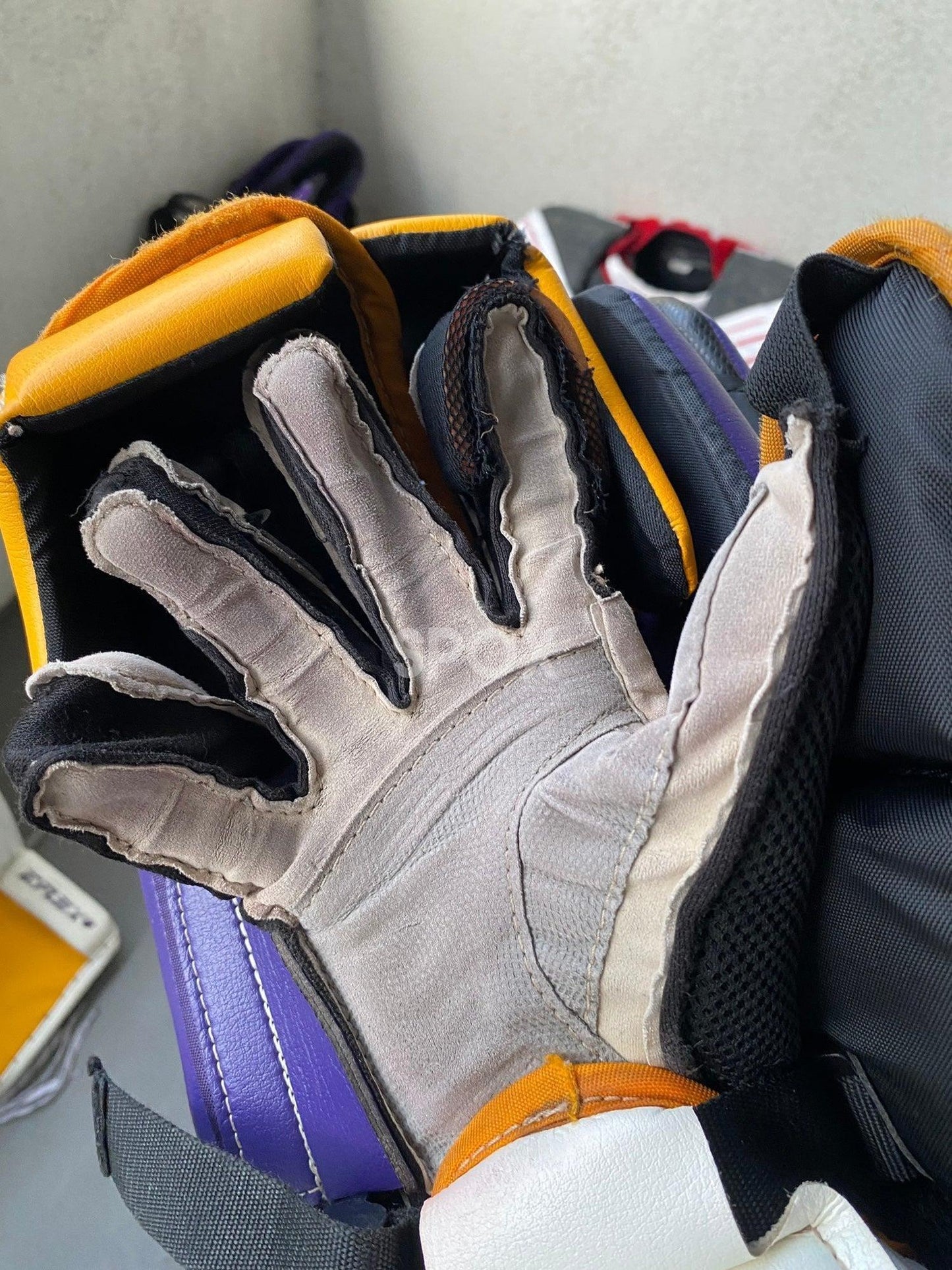 2023 CCM Eflex 6 Goalie Full Set – Senior 33" | Pro Stock White