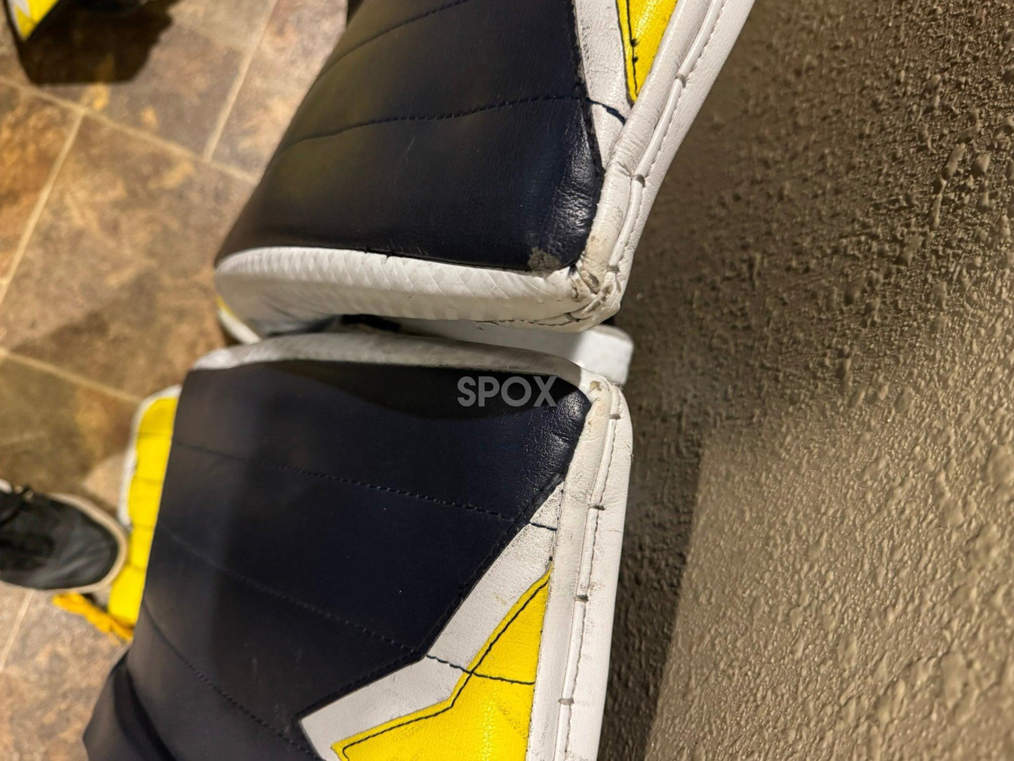 34"+2” Vaughn SLR2 Pro Carbon Goalie Set – University of Michigan Edition