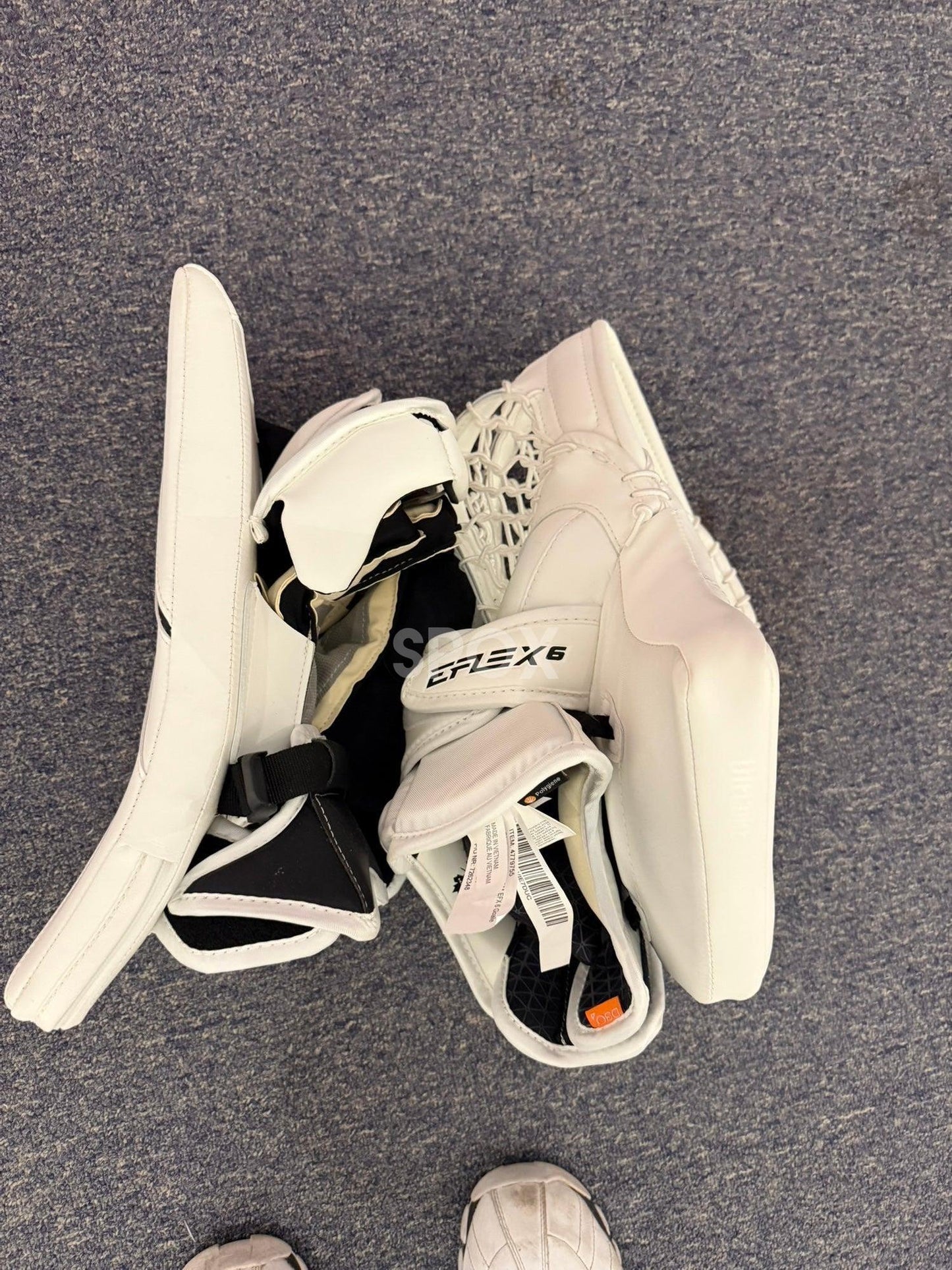 2022 CCM Extreme Flex 6 Goalie Glove & Blocker Set – Brand New!