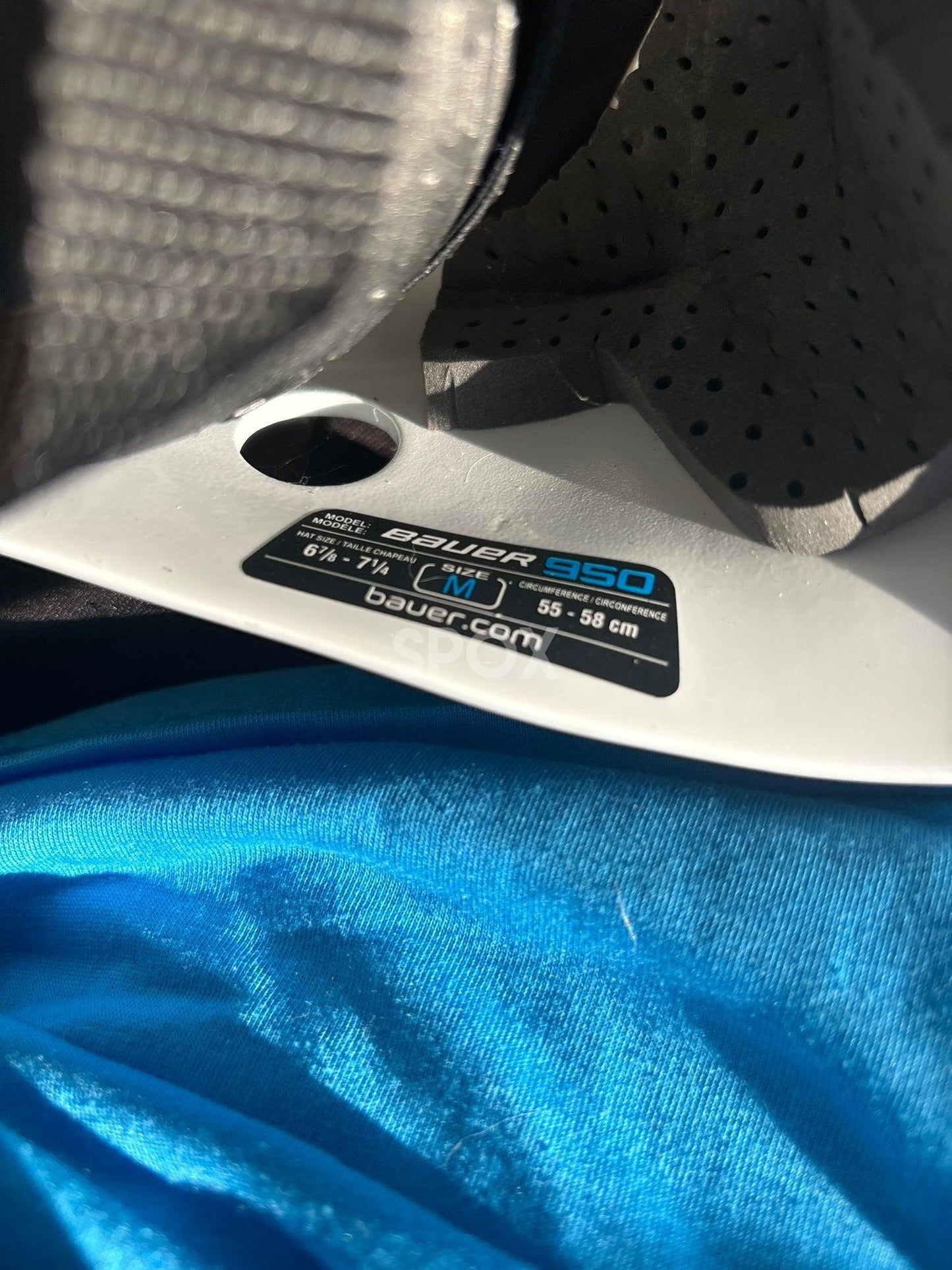 Used Senior Bauer 950 Goalie Mask – Medium | Game-Ready Protection