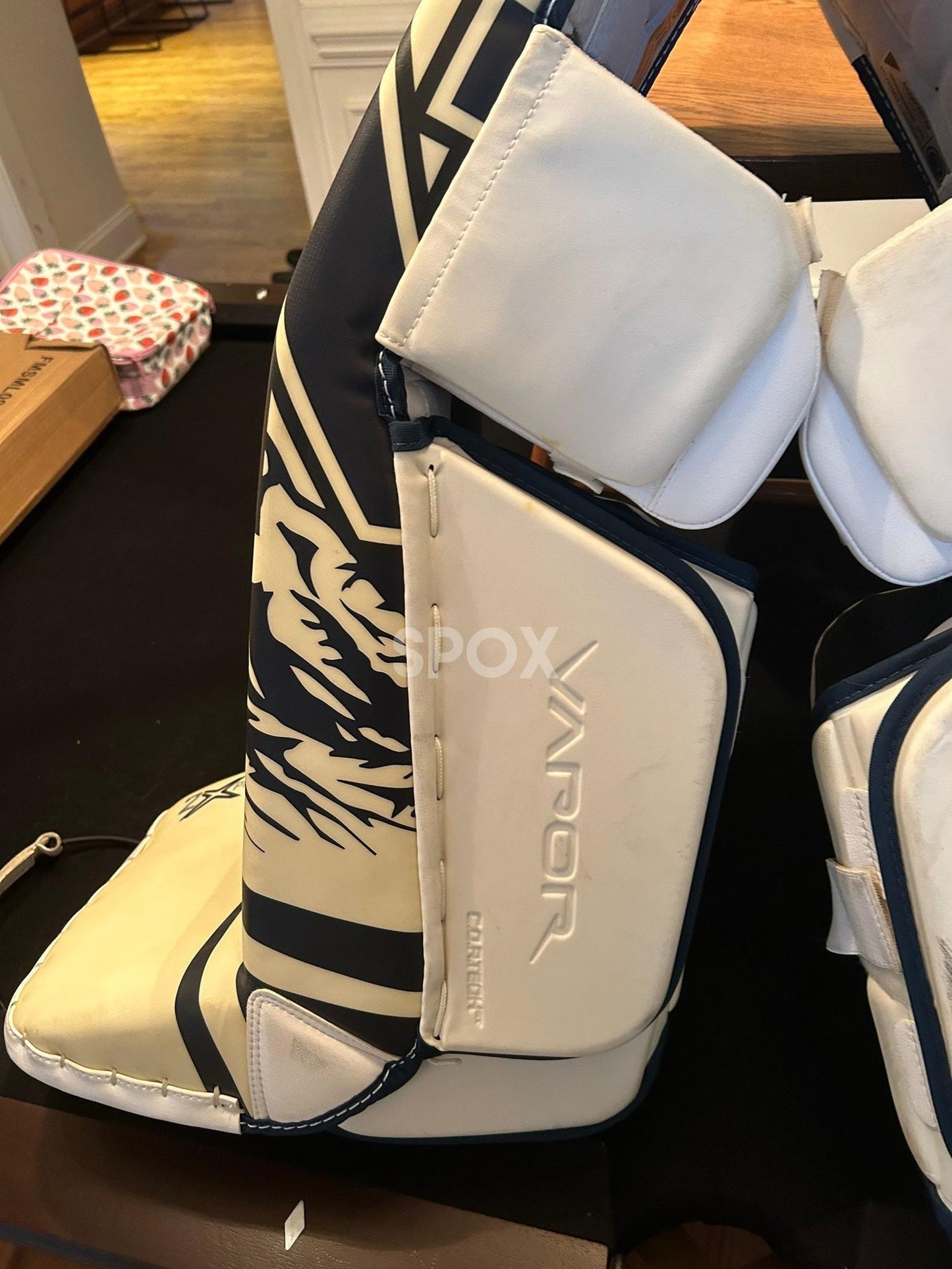 Brand New Bauer Vapor 2X Pro Goalie Leg Pads – Senior Large 35”