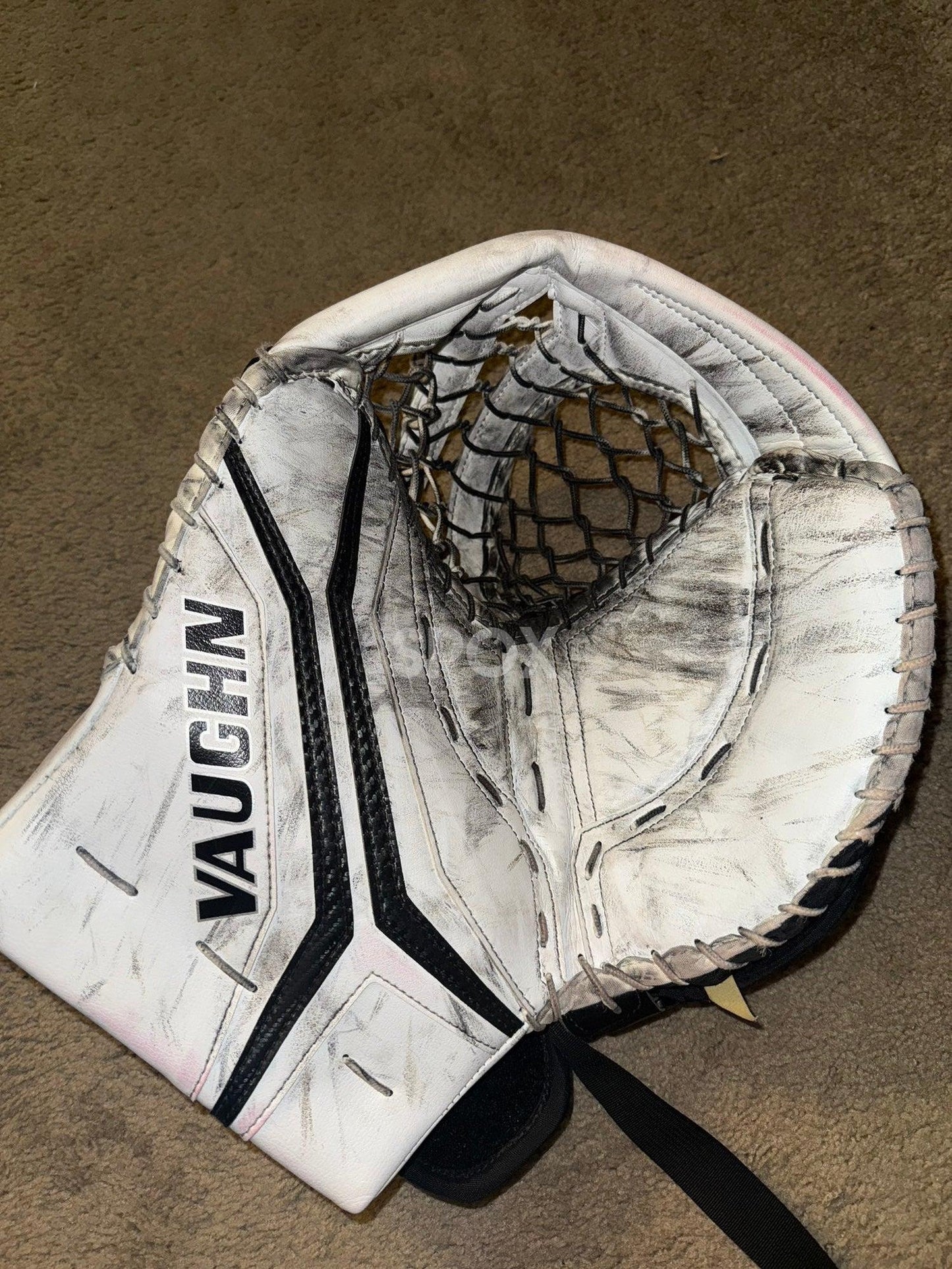 Vaughn V9 Pro Carbon Goalie Full Set – 34+2 | Pro Stock | Game-Ready