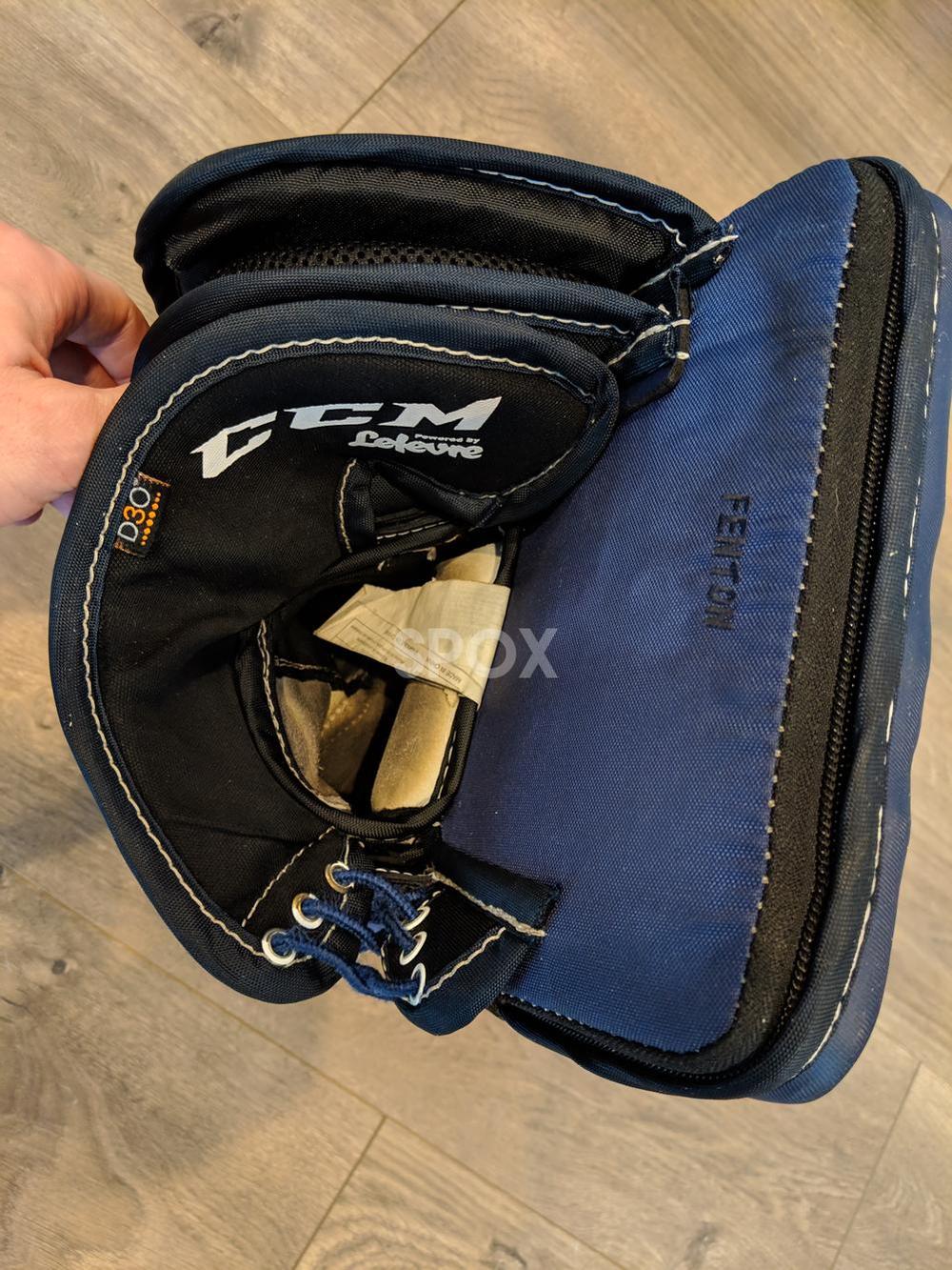 CCM Extreme Flex III Goalie Pads – Senior 32" | Regular Hand | Blue