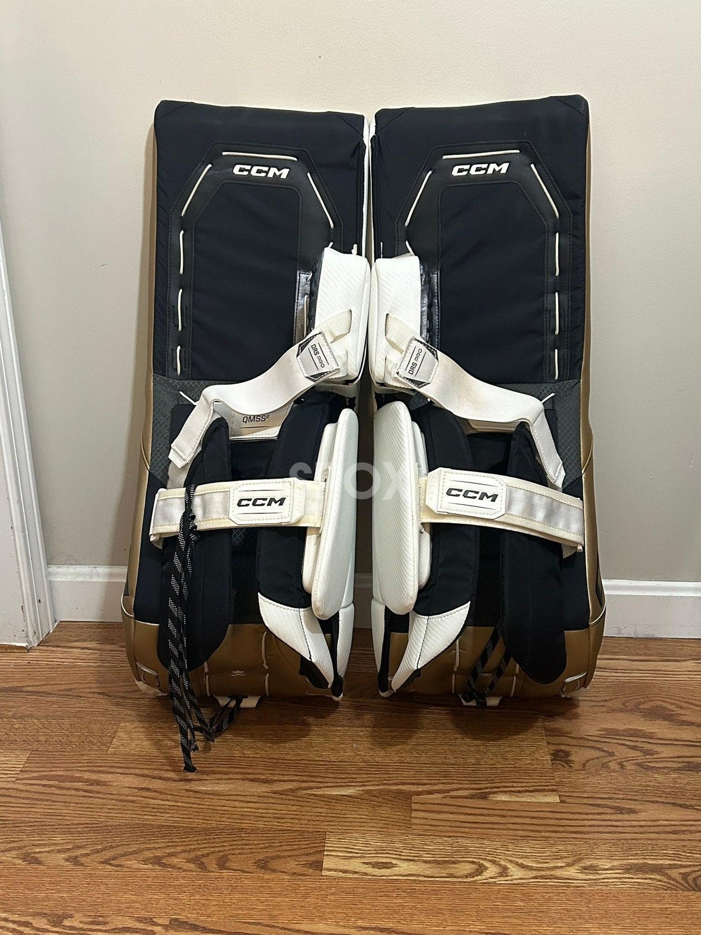 CCM Axis 2.9 Goalie Full Set – 32+1.5 | Gold, Black & White