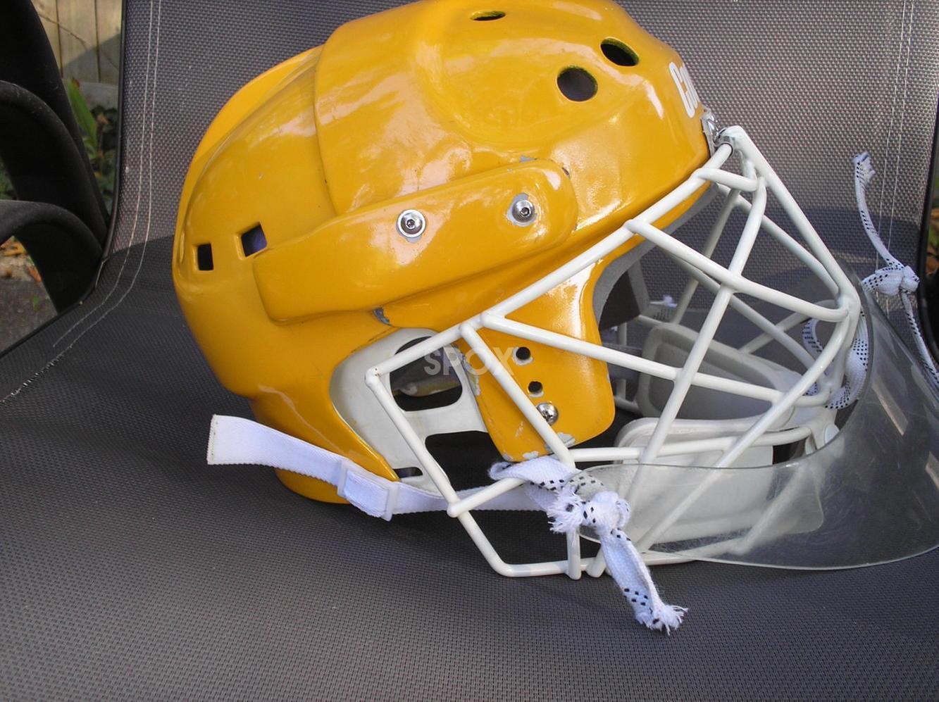 Gold Olympia Composite SK 2000 Clone Goalie Mask | Senior | High-Quality Composite | Lightly Used