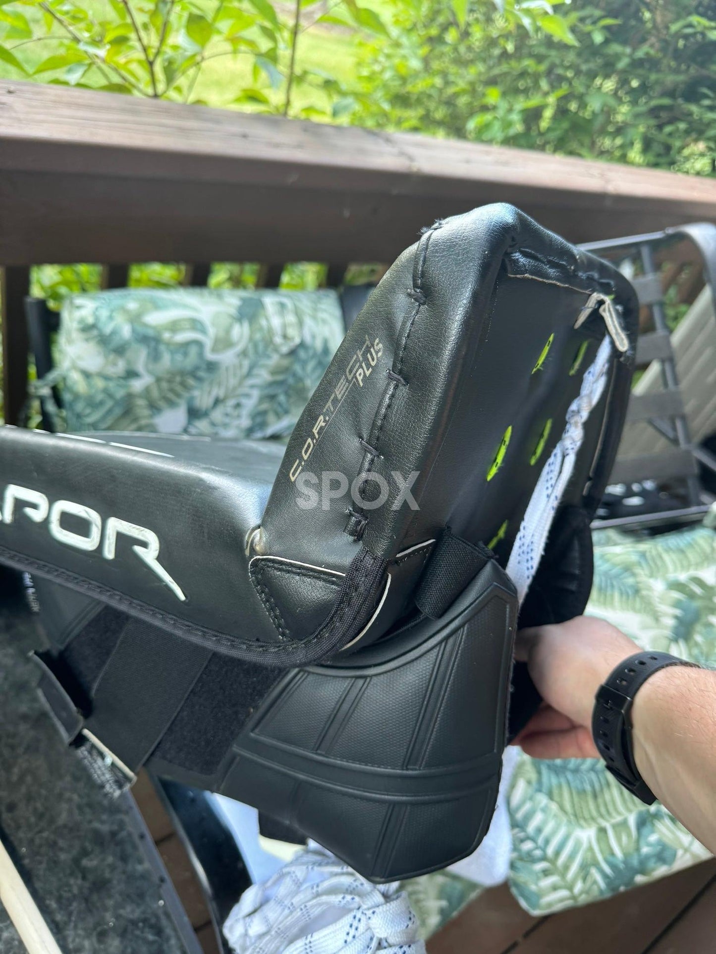 Bauer Hyperlite Senior Goalie Leg Pads – Small | Black