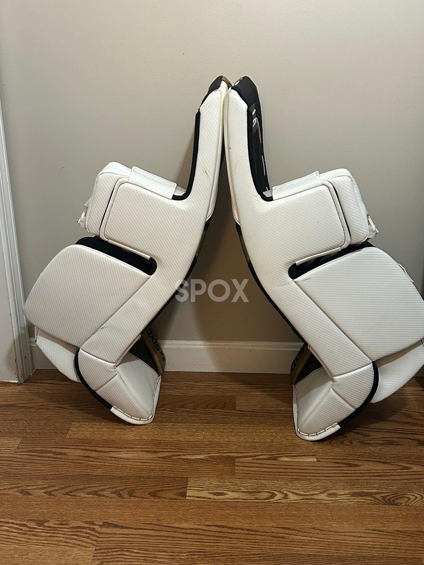 CCM Axis 2.9 Goalie Full Set – 32+1.5 | Gold, Black & White