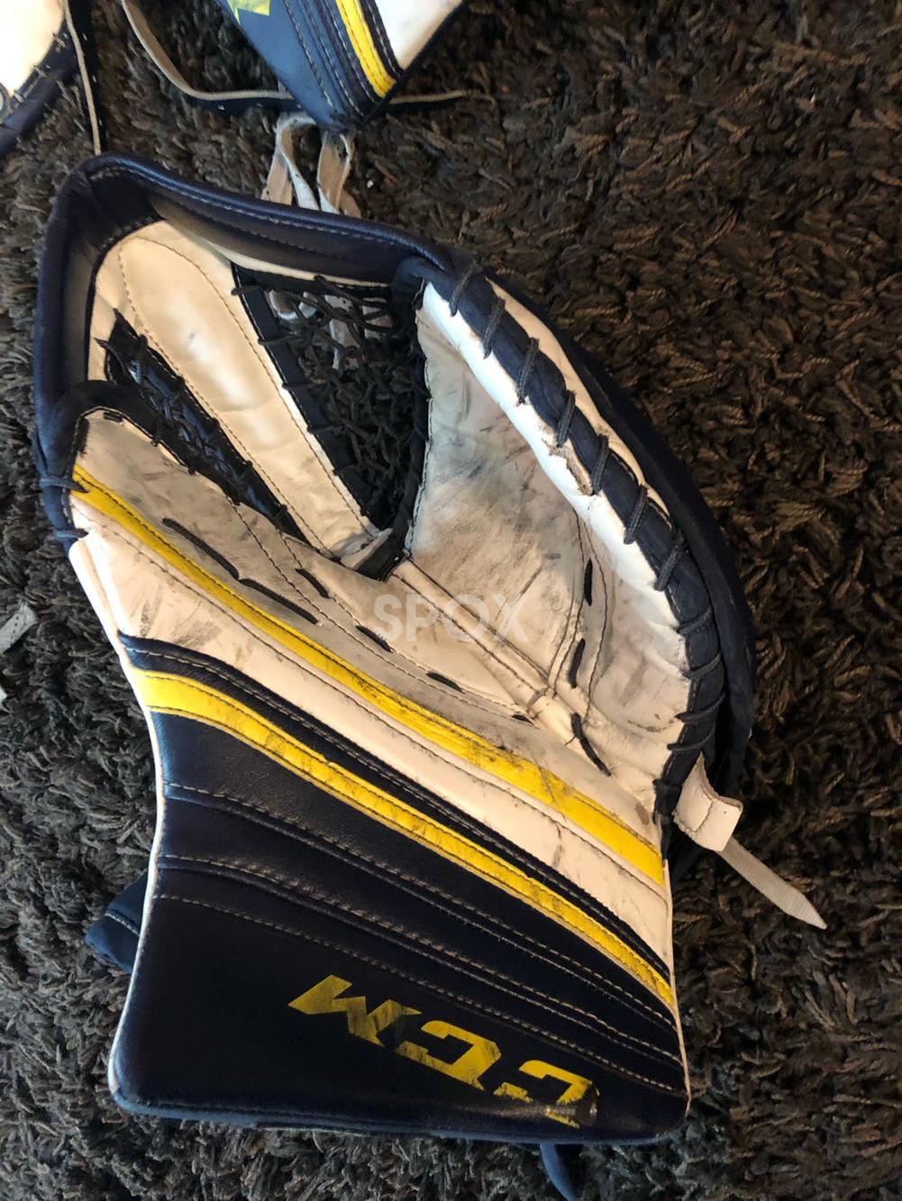 University of Michigan – Pro Return CCM Premier Goalie Set (35+1)