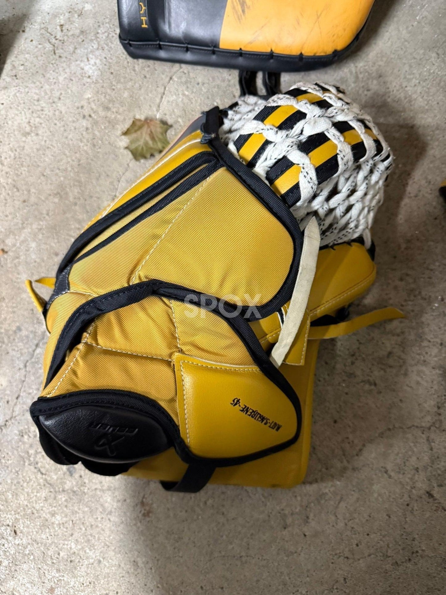 Bauer Hyperlite 2 Senior Goalie Full Set – 33" | Regular Hand | Yellow | Used