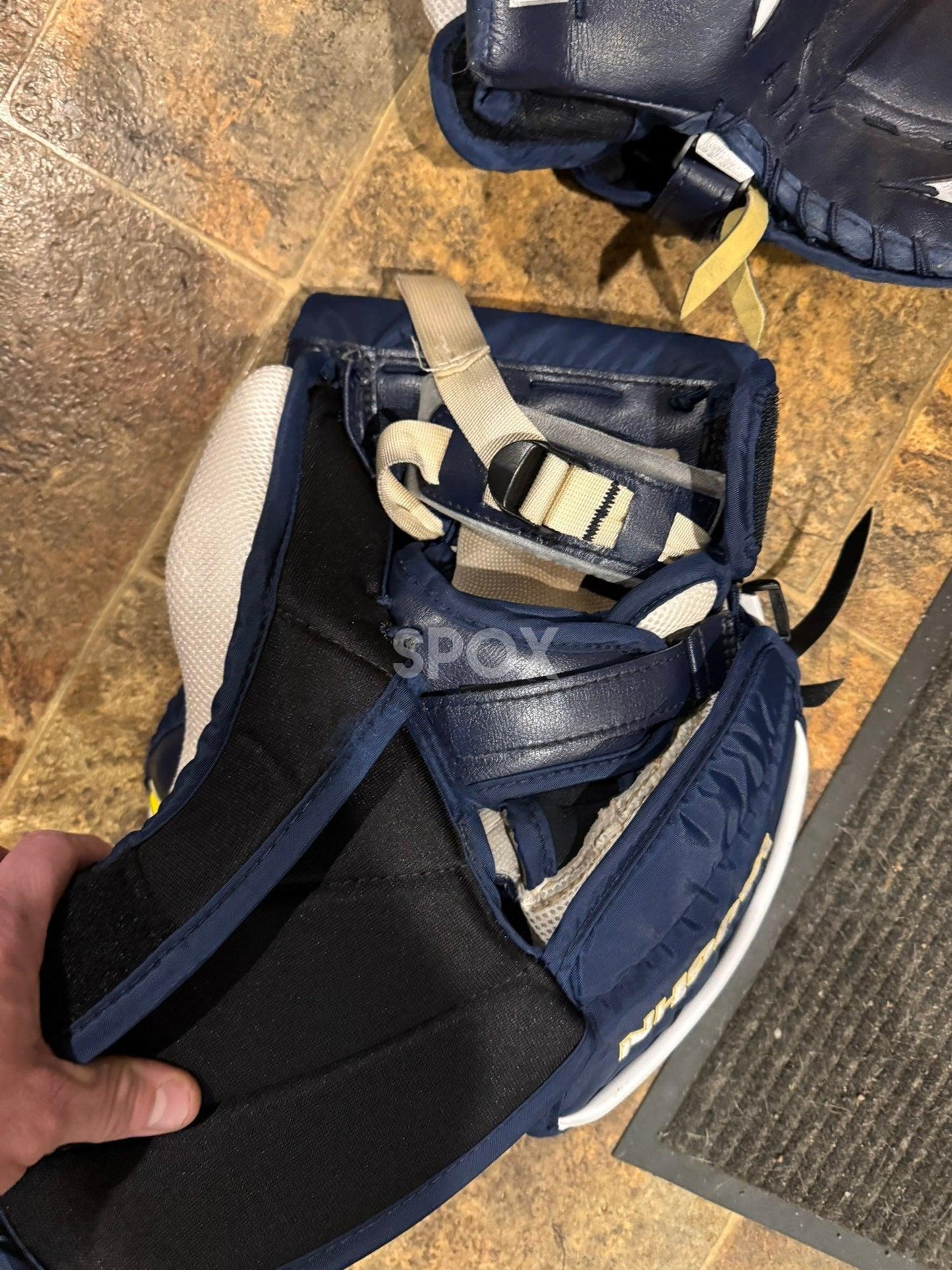 34"+2” Vaughn SLR2 Pro Carbon Goalie Set – University of Michigan Edition