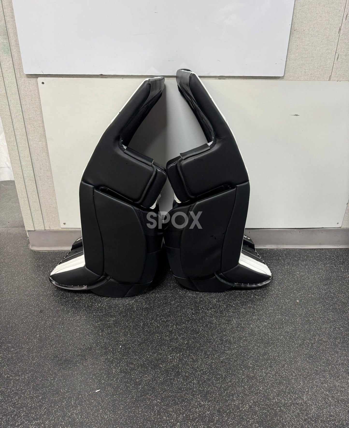 34+1 CCM Eflex 7 Regular Goalie Pads & Glove (New)