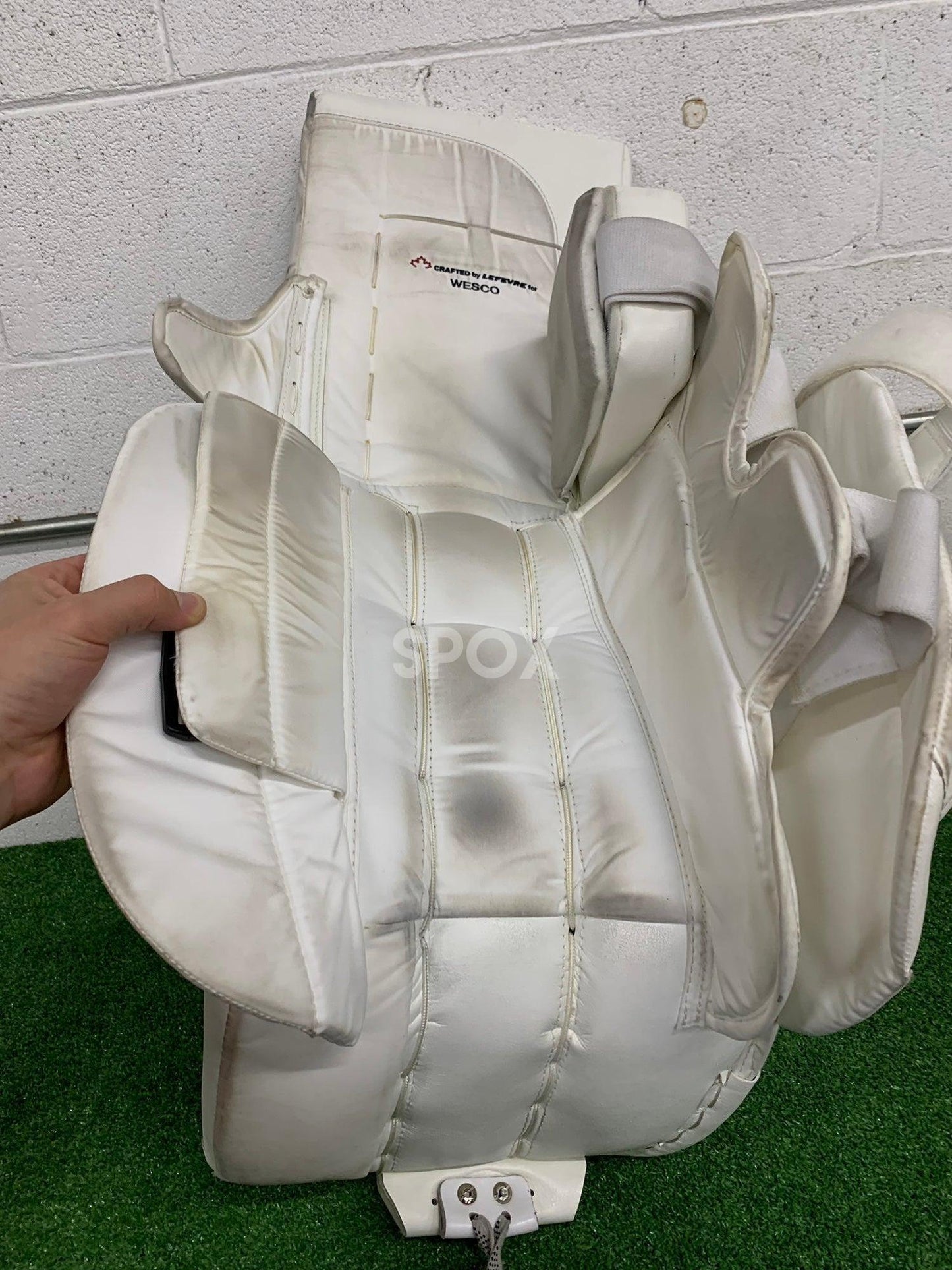 White 33" Senior True Catalyst PX5 Goalie Leg Pads – Pro Stock (Used)