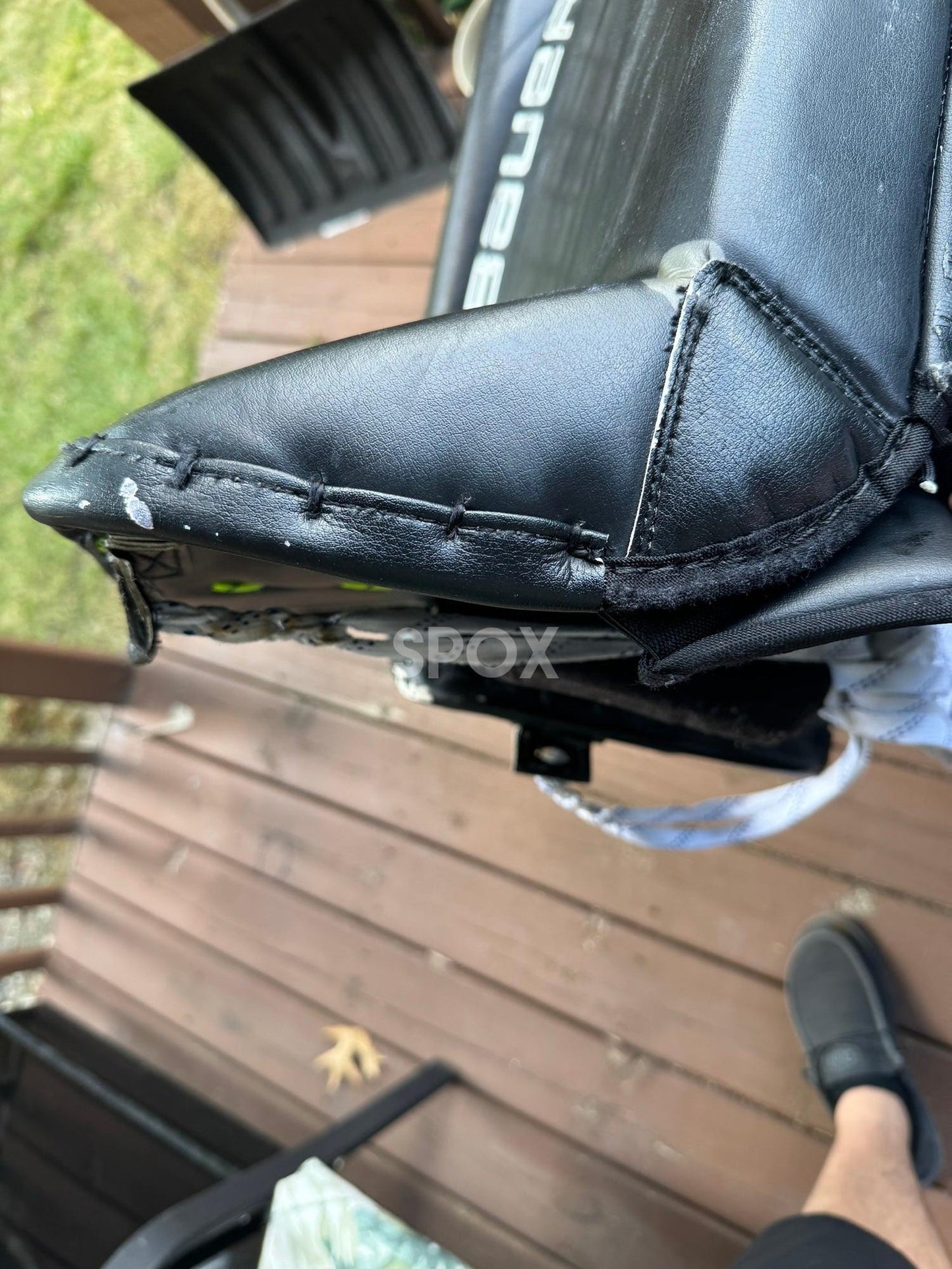 Bauer Hyperlite Senior Goalie Leg Pads – Small | Black