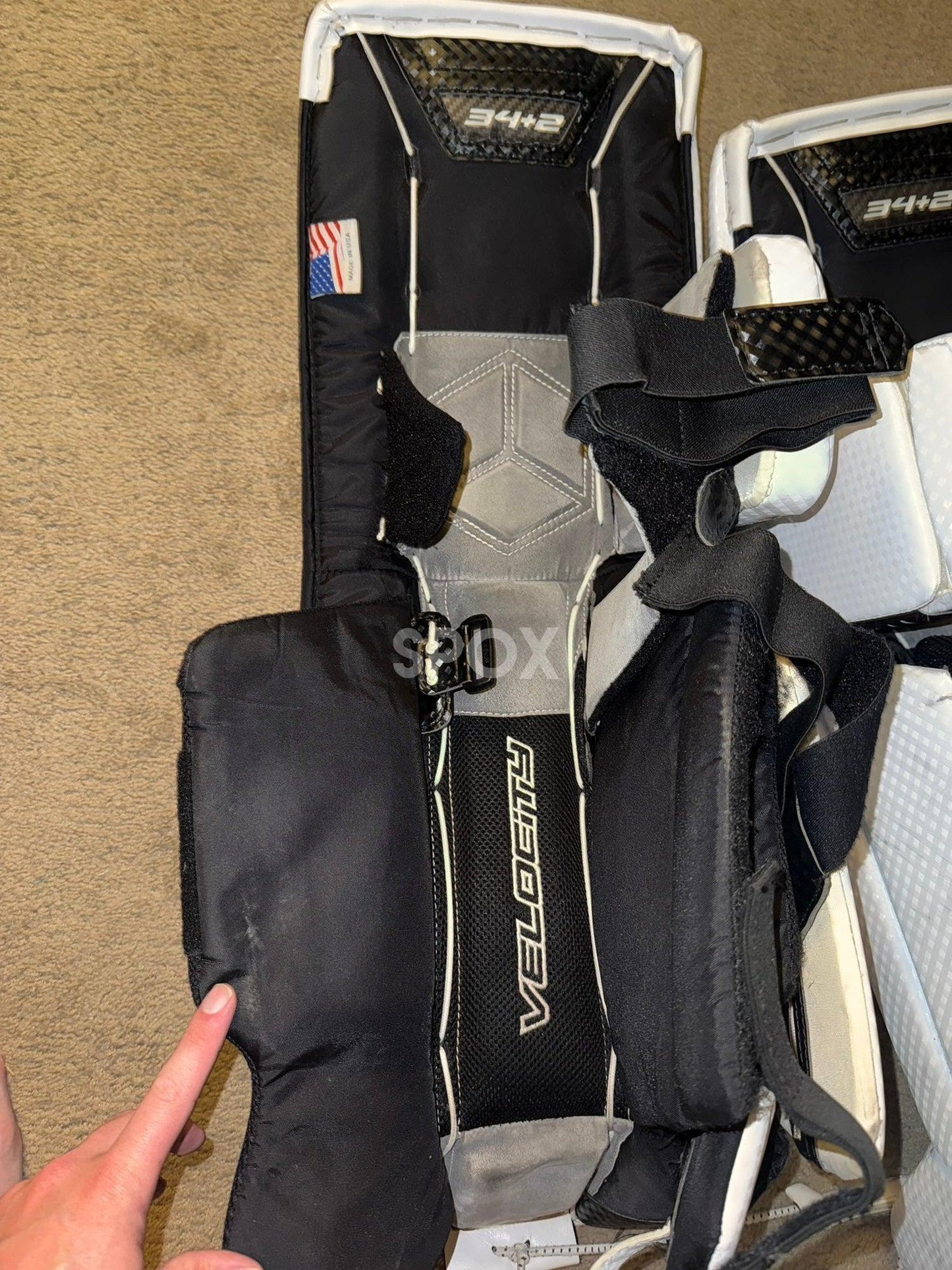 Vaughn V9 Pro Carbon Goalie Full Set – 34+2 | Pro Stock | Game-Ready