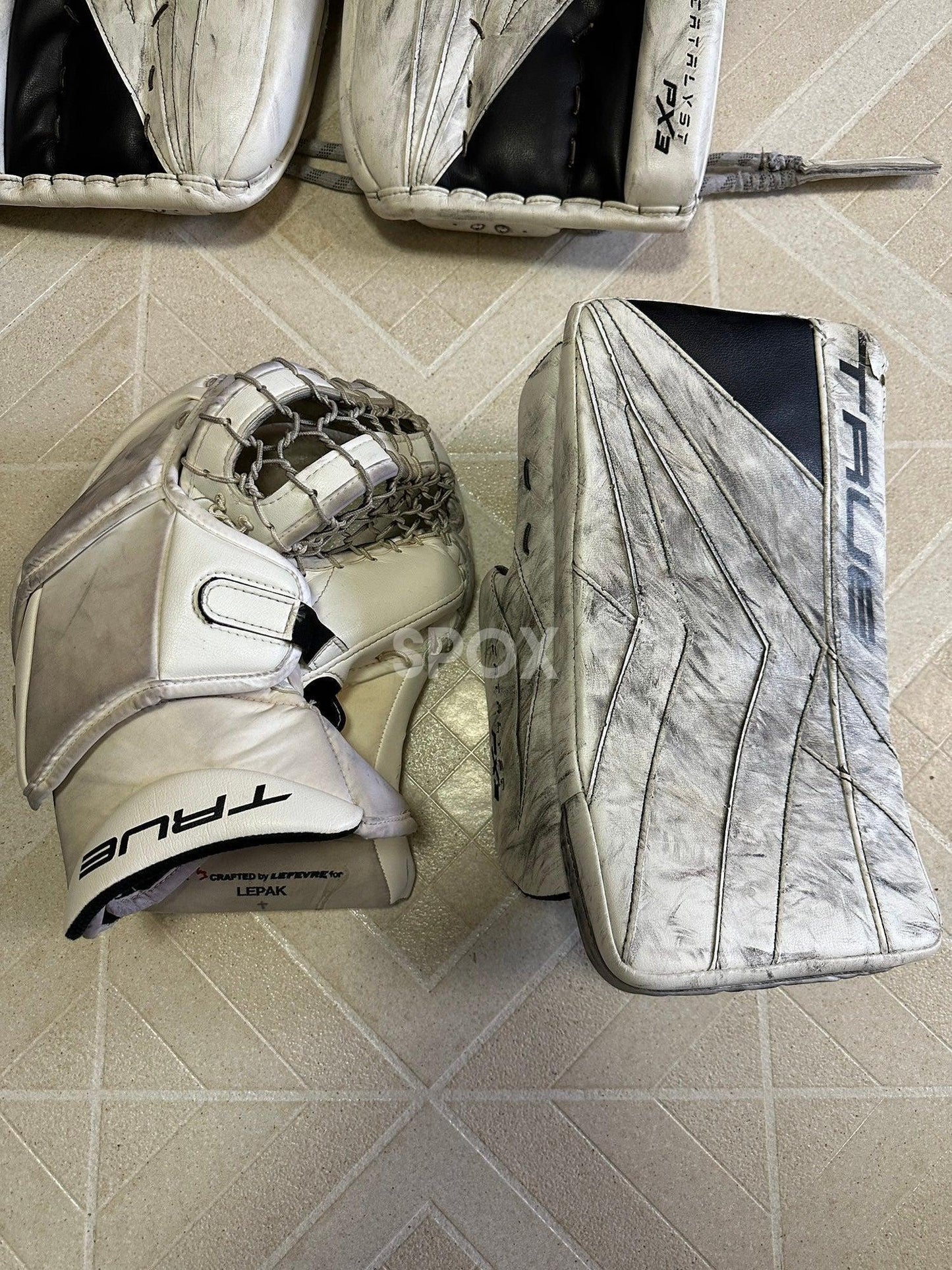 TRUE Pro Stock Catalyst PX3 Goalie Leg Pads (Used) – 34” +2 | Senior | White