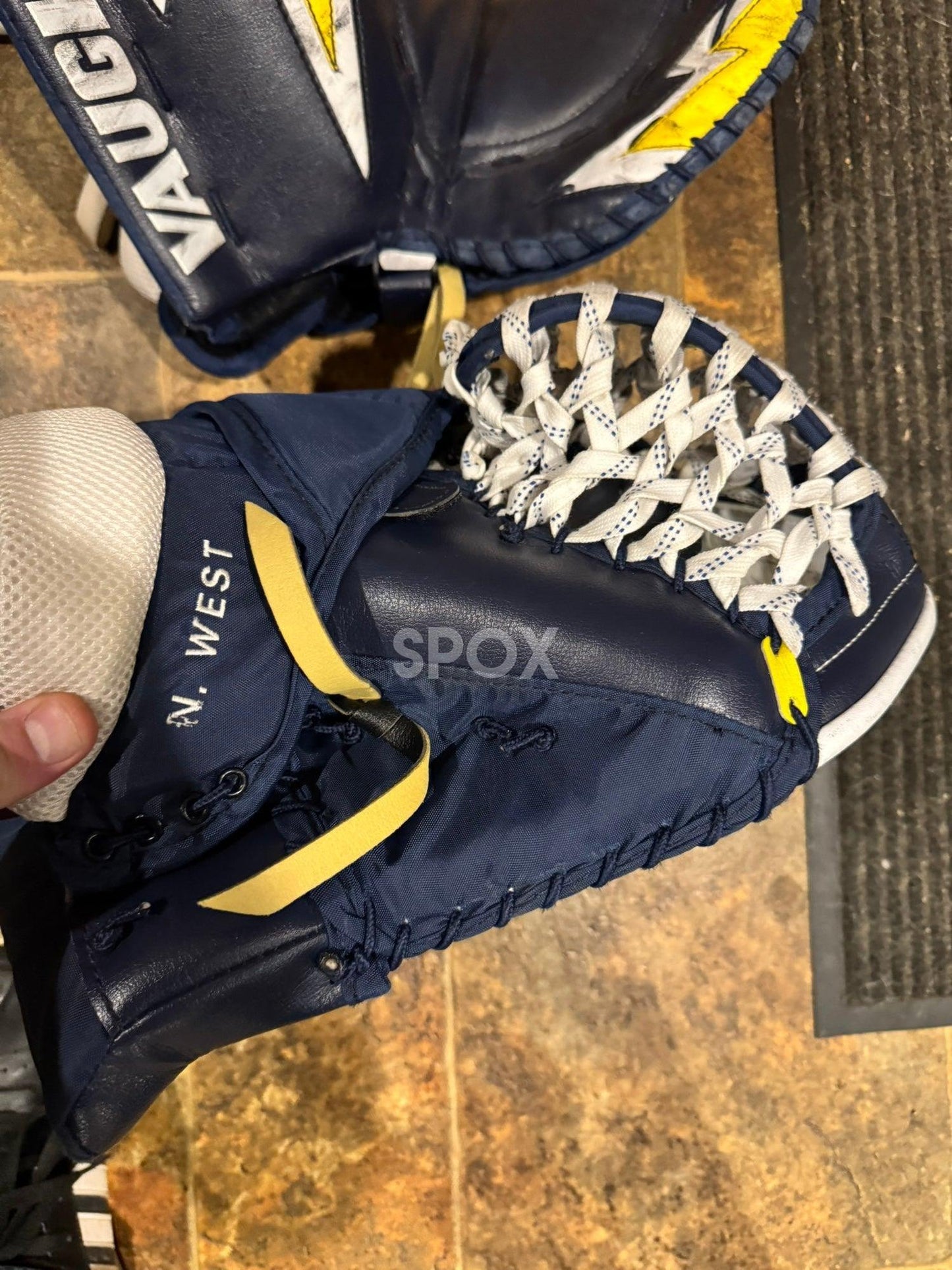 34"+2” Vaughn SLR2 Pro Carbon Goalie Set – University of Michigan Edition