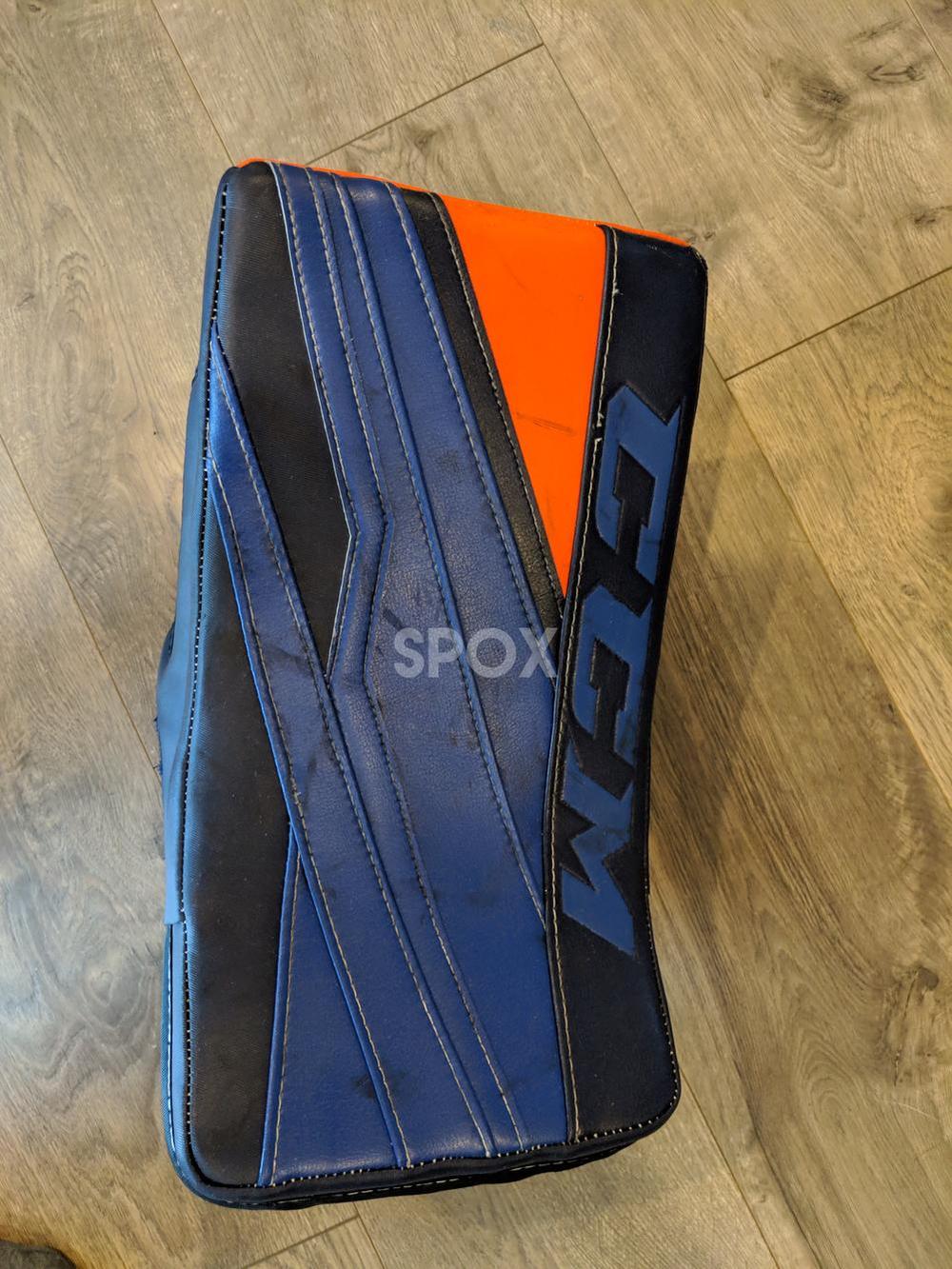 CCM Extreme Flex III Goalie Pads – Senior 32" | Regular Hand | Blue