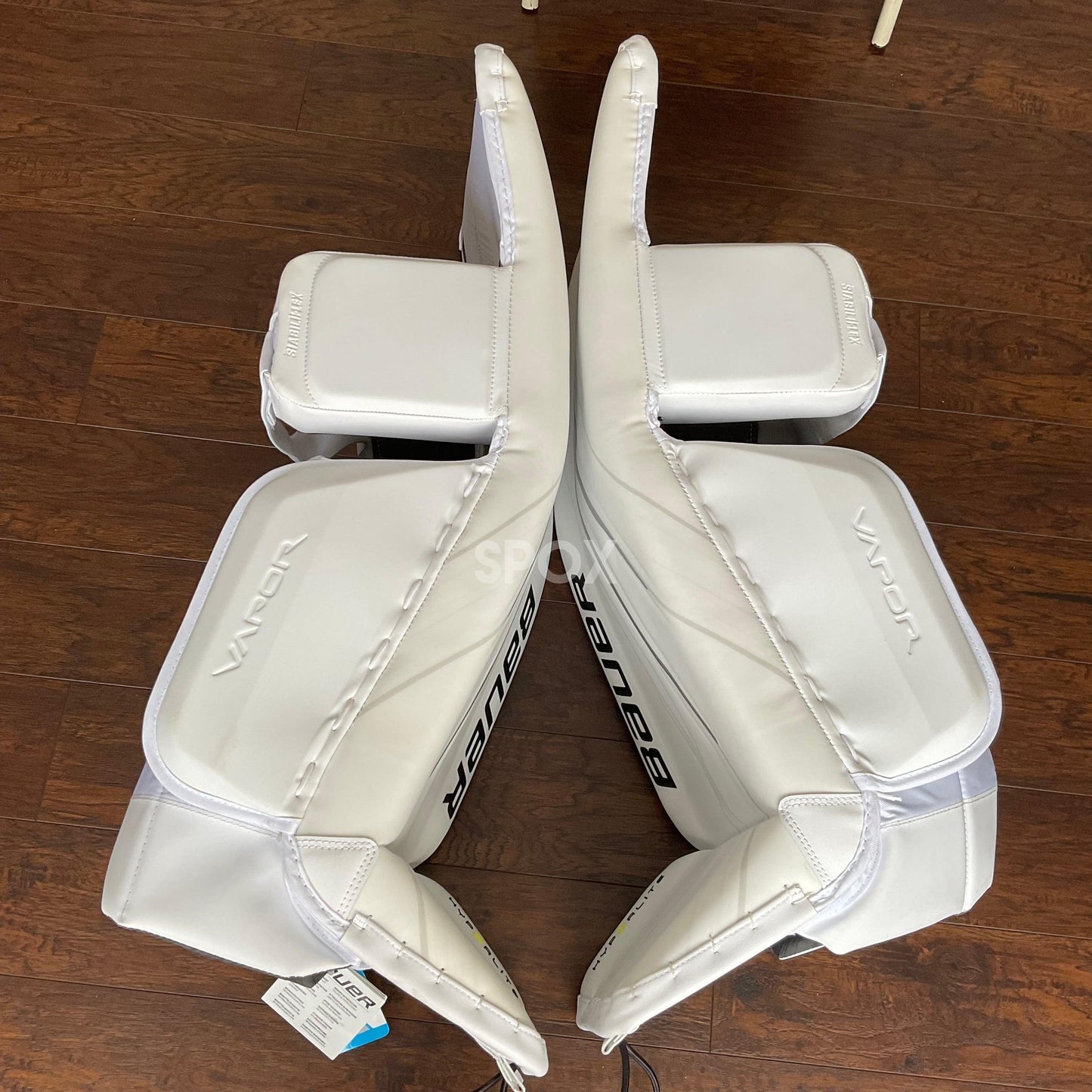 NEW Bauer Hyperlite 2 Goalie Pads – All White – Large (35+1)