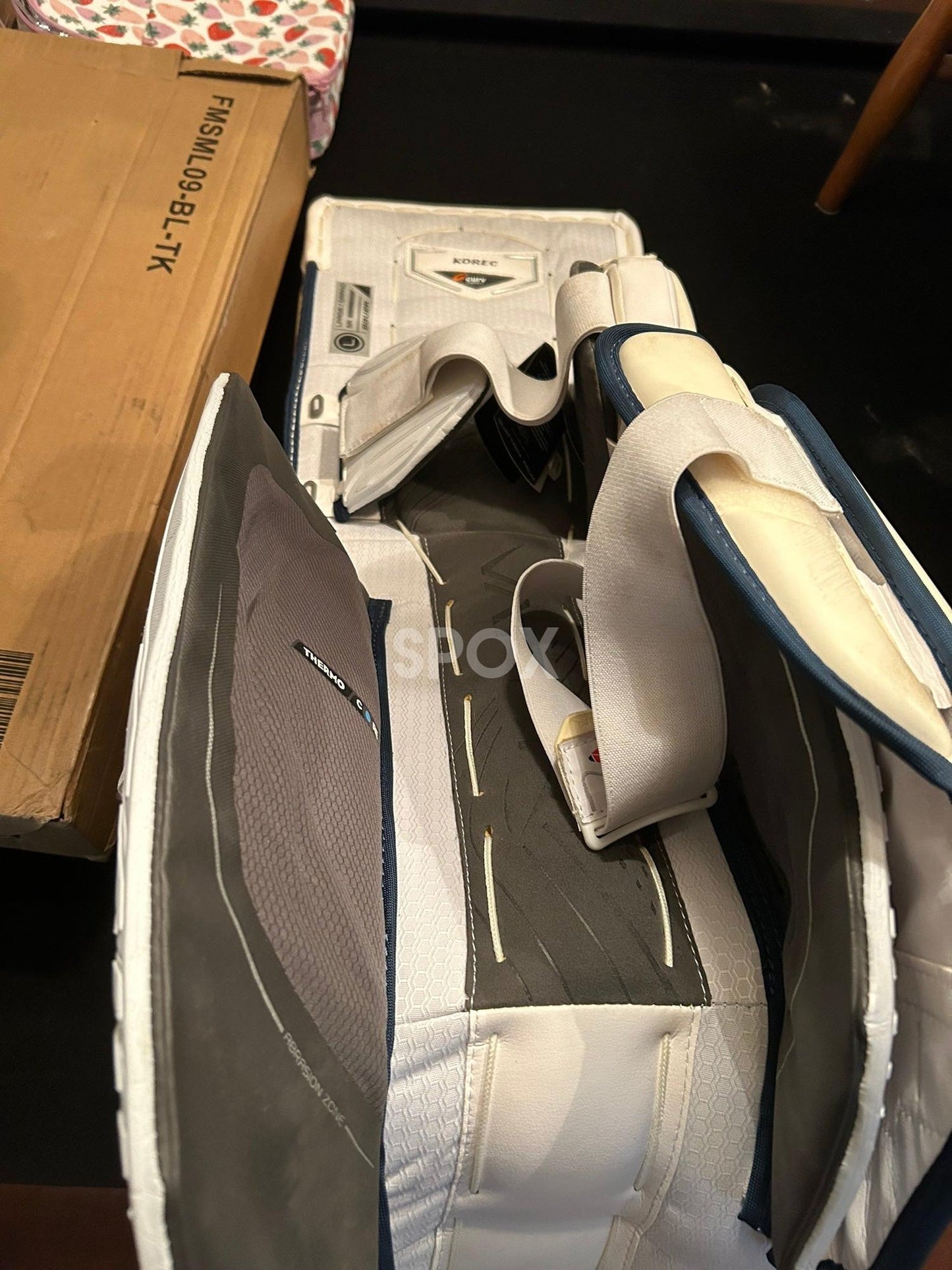 Brand New Bauer Vapor 2X Pro Goalie Leg Pads – Senior Large 35”