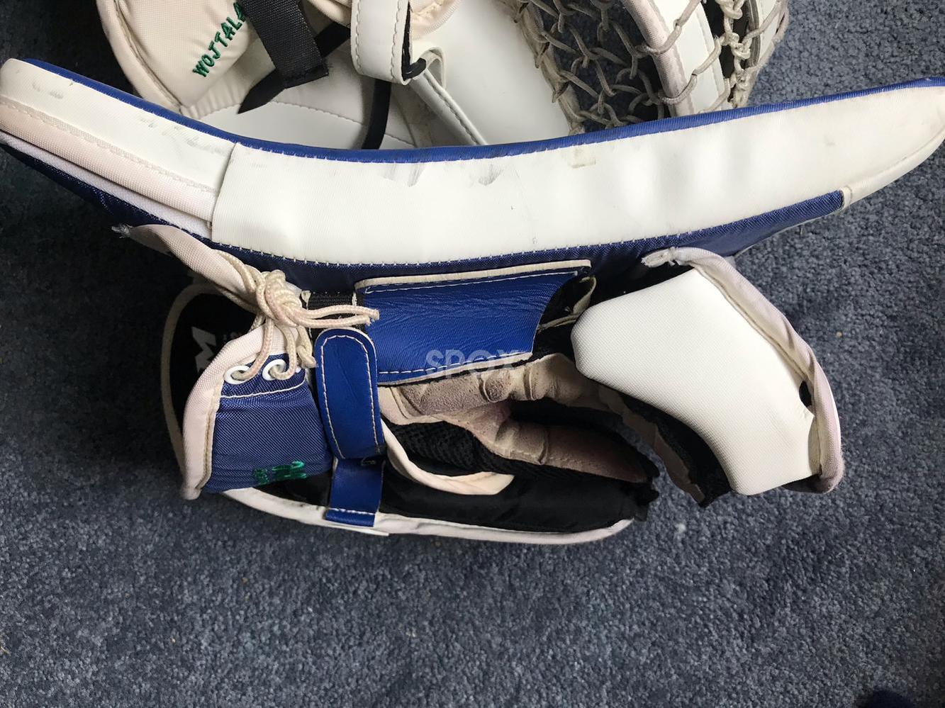 CCM Extreme Flex III Leg Pads + Glove/Blocker (Pro Stock) – Senior 35" | Excellent Condition