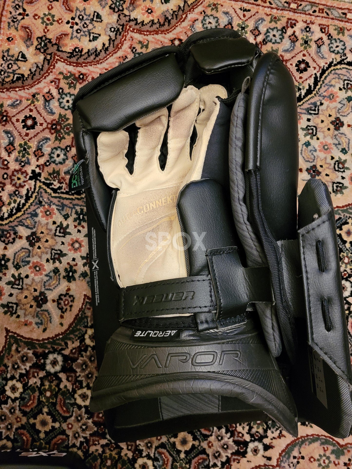 Used 33" True Catalyst 9X3 &amp; Bauer Hyperlite2 Goalie Full Set – Senior Regular Hand | Black