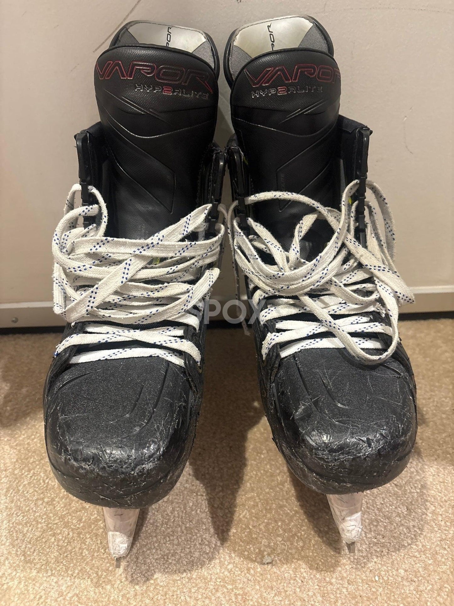 Bauer Vapor Hyperlite 2 Hockey Skates Size 8.5 Fit 1 (Blades included)