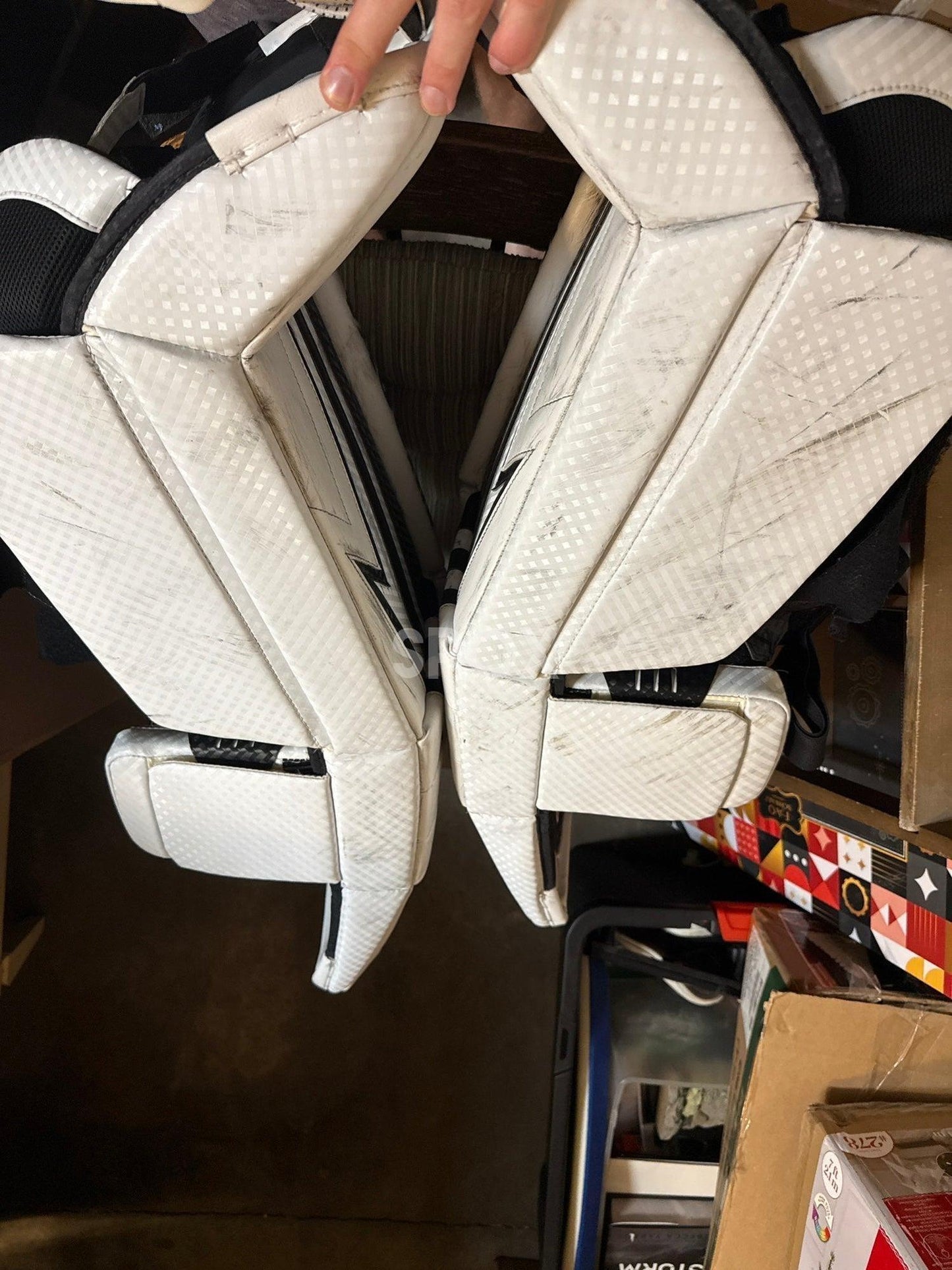 Vaughn V9 Pro Carbon Goalie Full Set – 34+2 | Pro Stock | Game-Ready