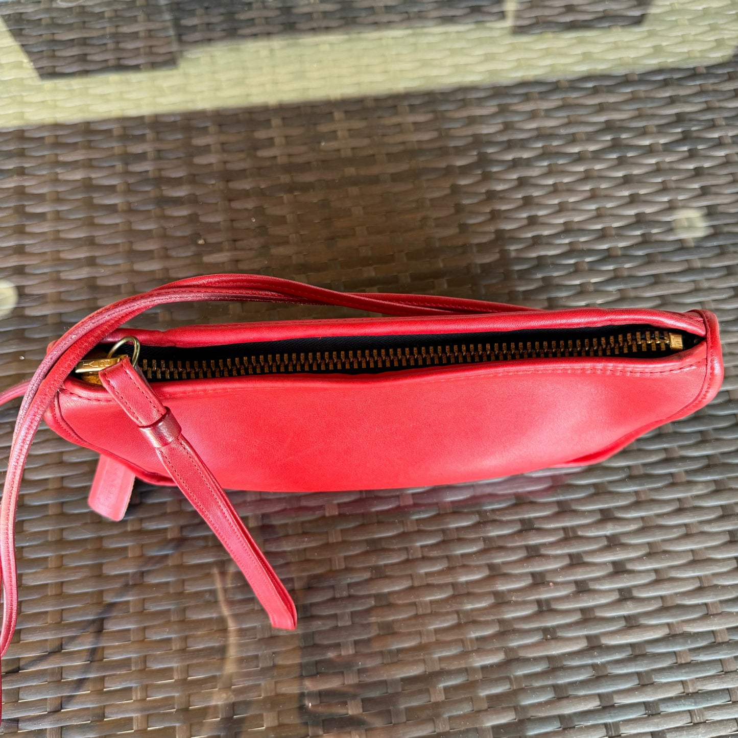 Vintage Coach Red Zippered Clutch 9455🍎🔥