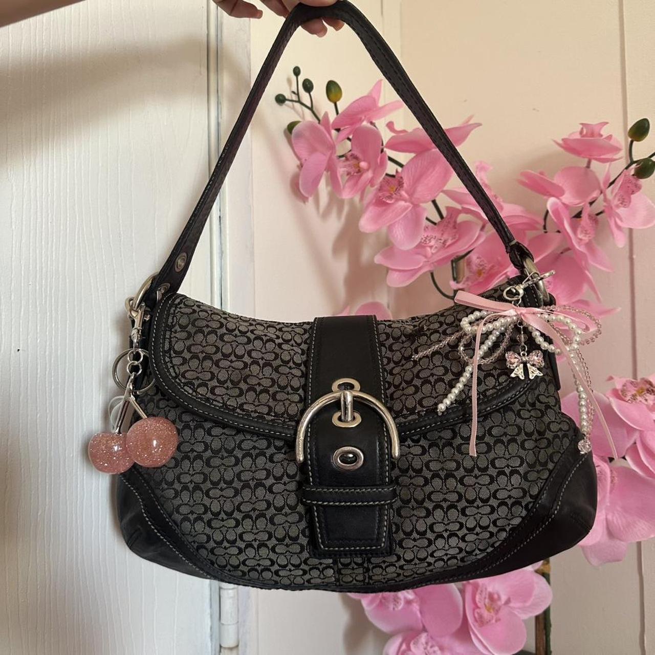 Coach Signature Soho Flap Shoulder Bag (Early 2000s) ✨🎀🌷👛🩰🍓