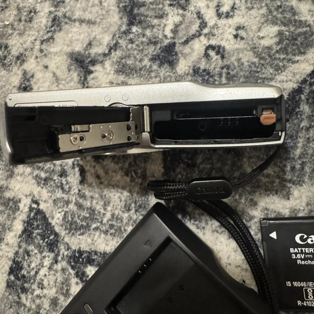MINT Canon PowerShot ELPH 180 Silver Bundle 💿 Y2K Digicam