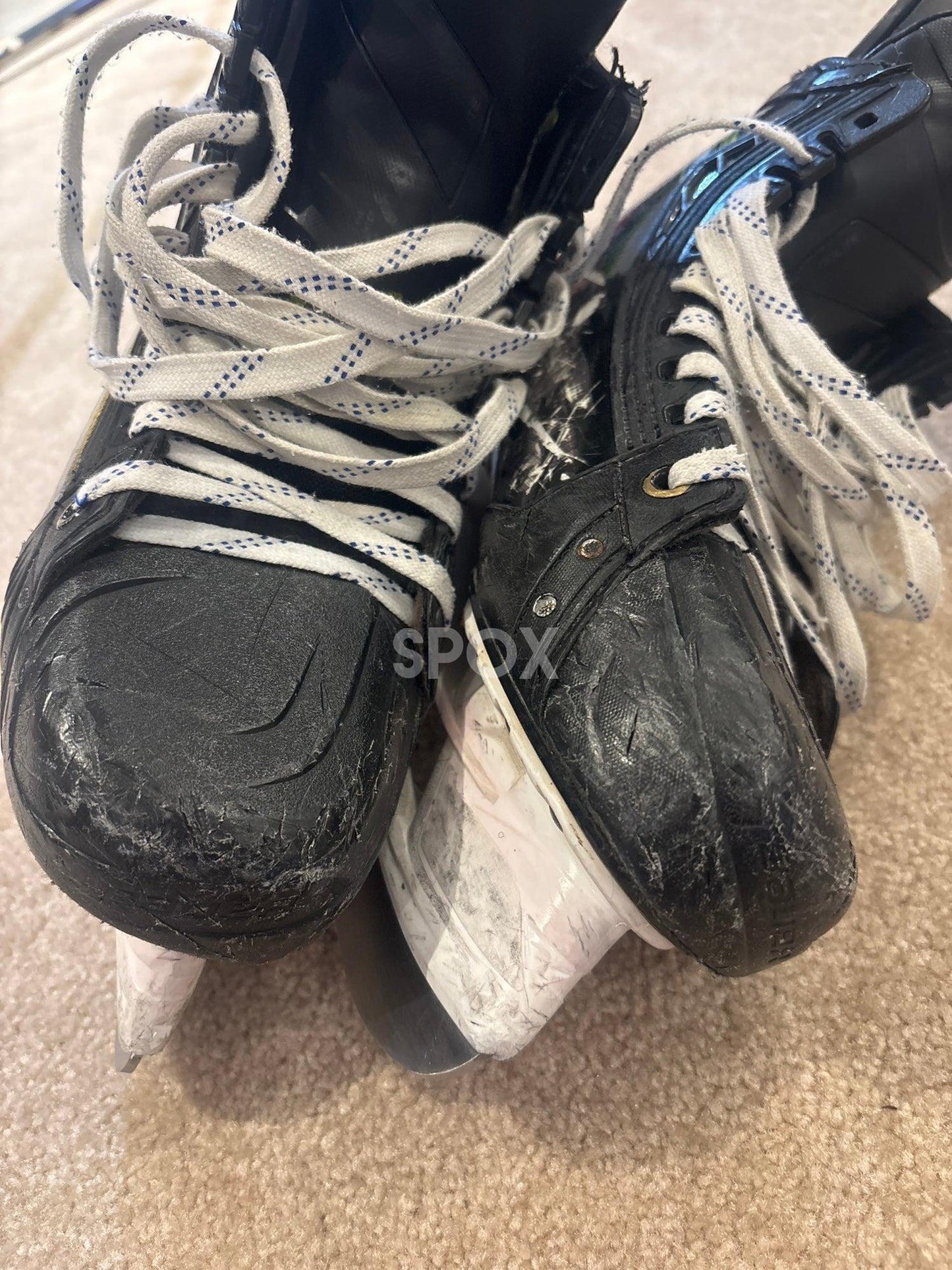 Bauer Vapor Hyperlite 2 Hockey Skates Size 8.5 Fit 1 (Blades included)