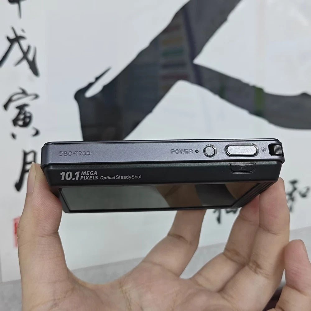 🔘 MINIMALIST GRAIL // Brushed Grey Sony Cyber-shot DSC-T700 📂 4GB Internal Memory